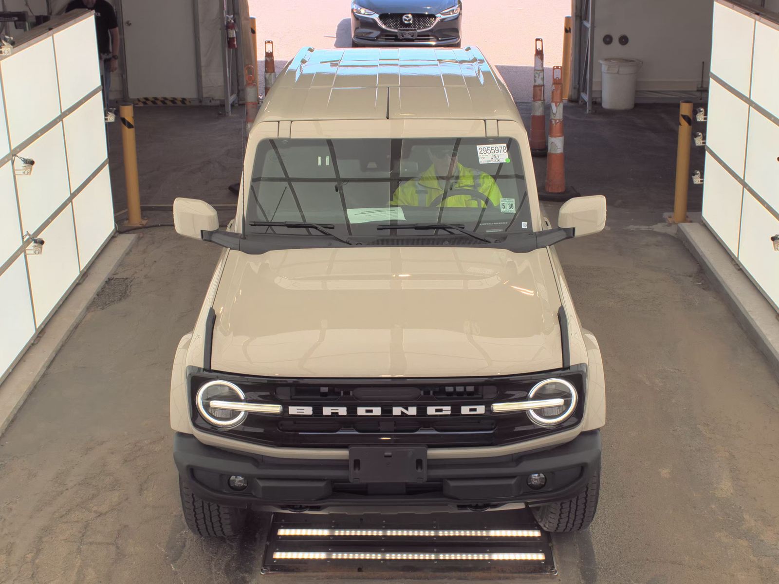 FORD BRONCO - 3