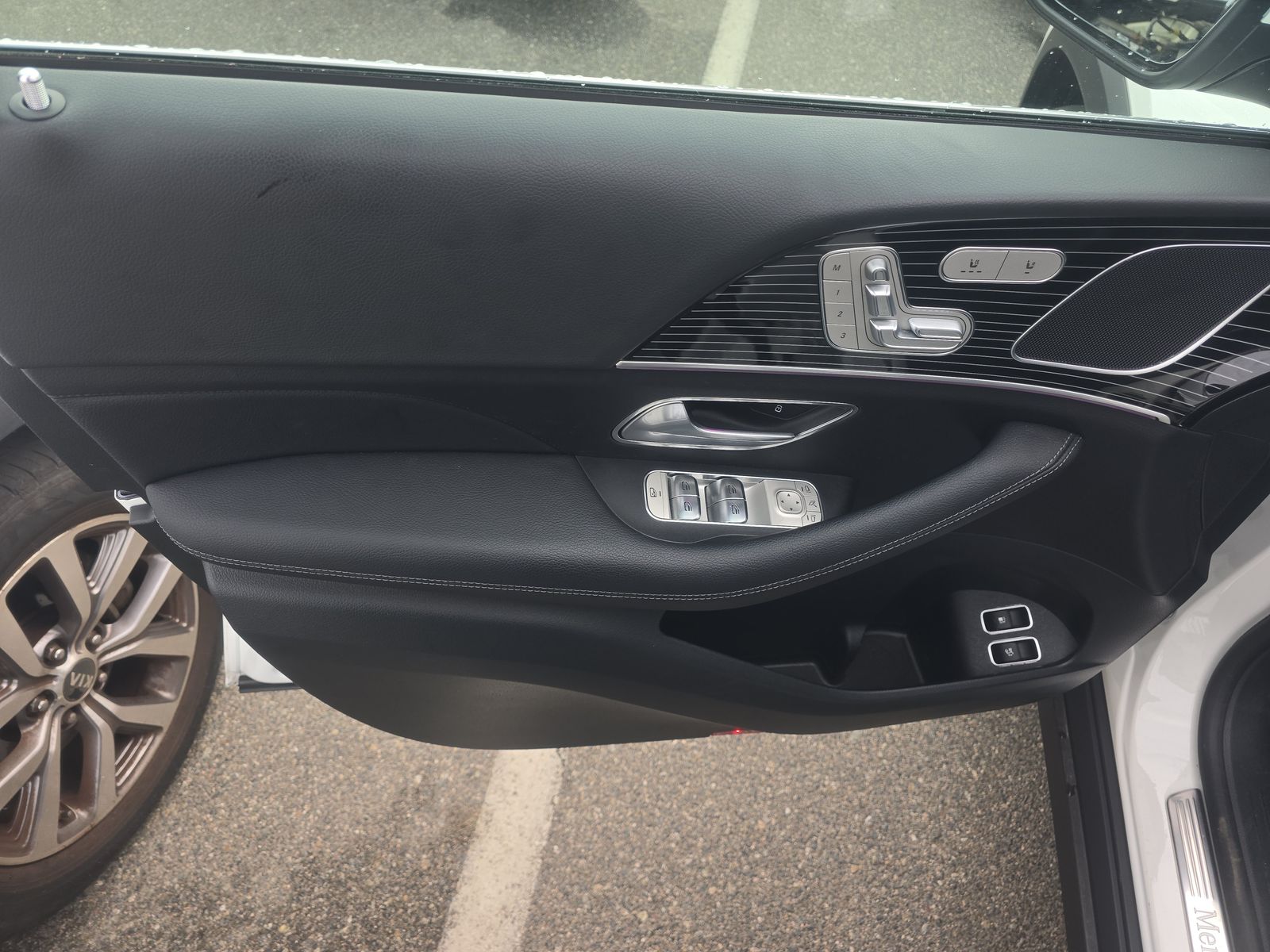 MERCEDES-BENZ GLE - 10