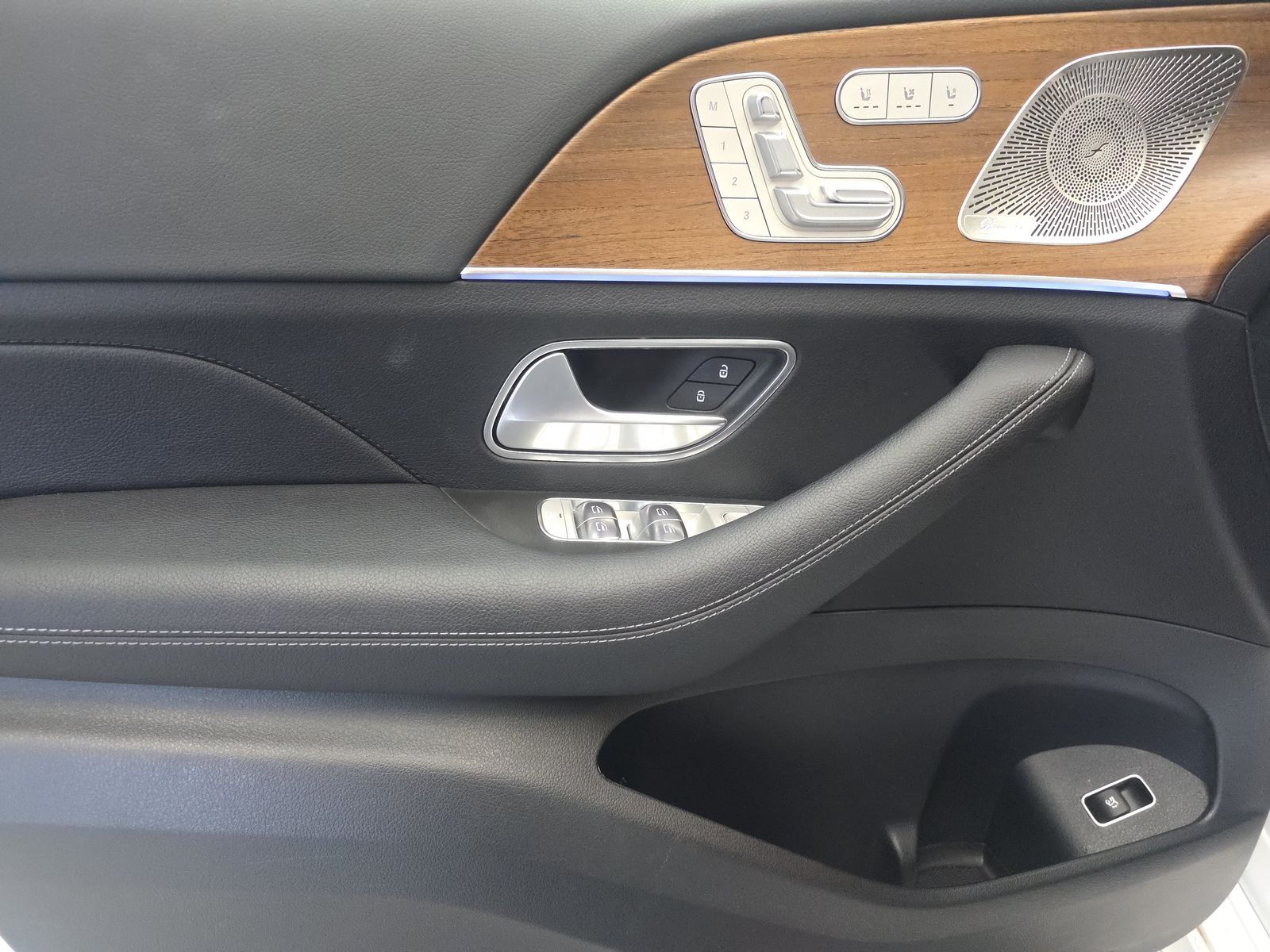 MERCEDES-BENZ GLS-CLASS - 10