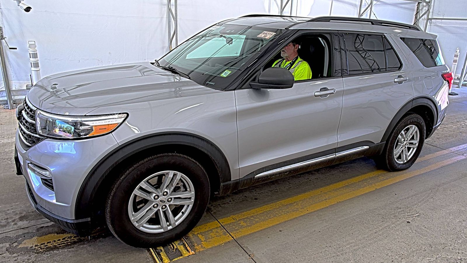 FORD EXPLORER - 1