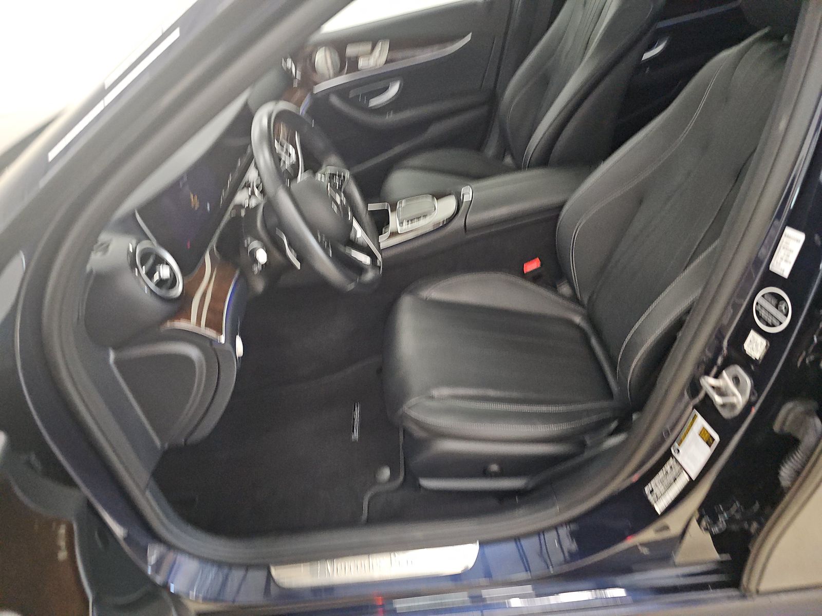 MERCEDES-BENZ E-CLASS - 8