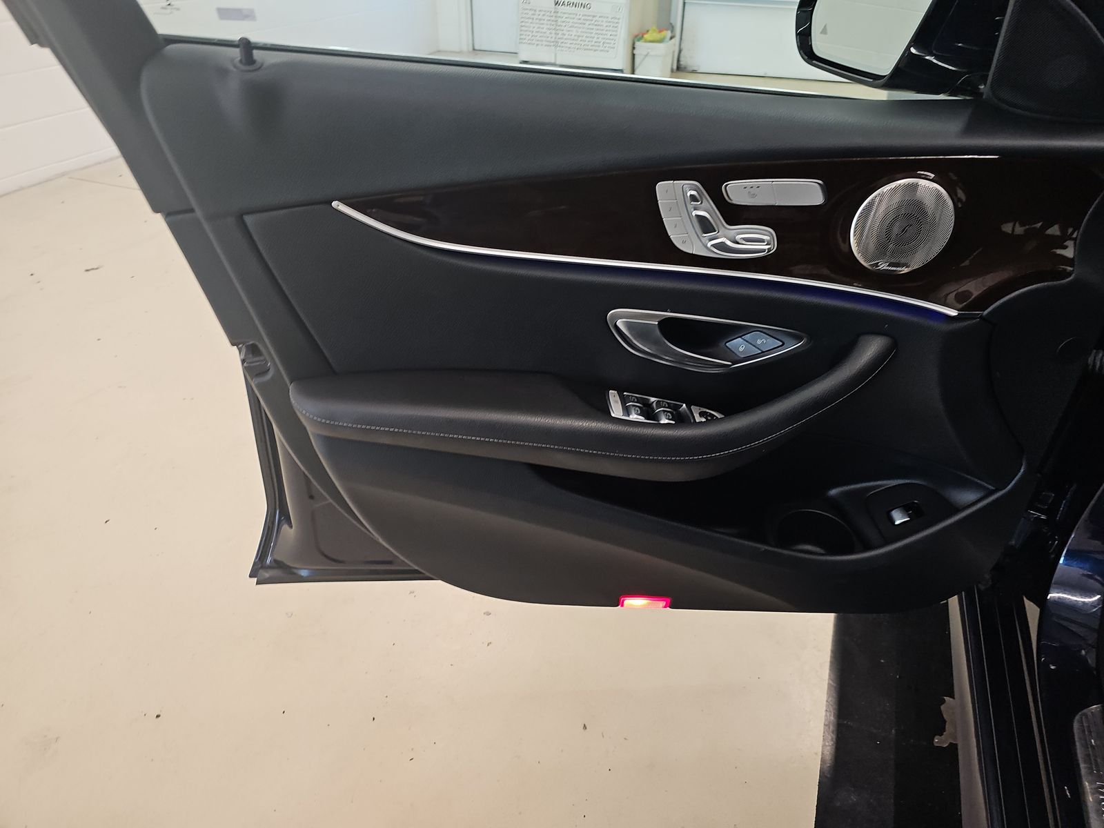 MERCEDES-BENZ E-CLASS - 10