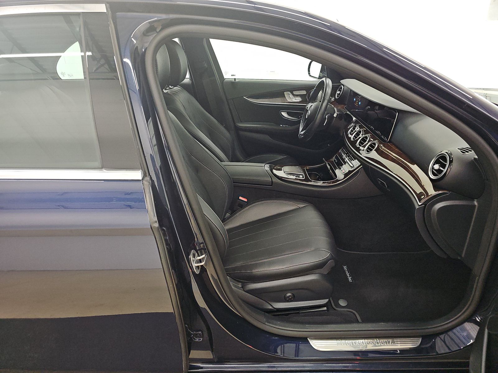 MERCEDES-BENZ E-CLASS - 9