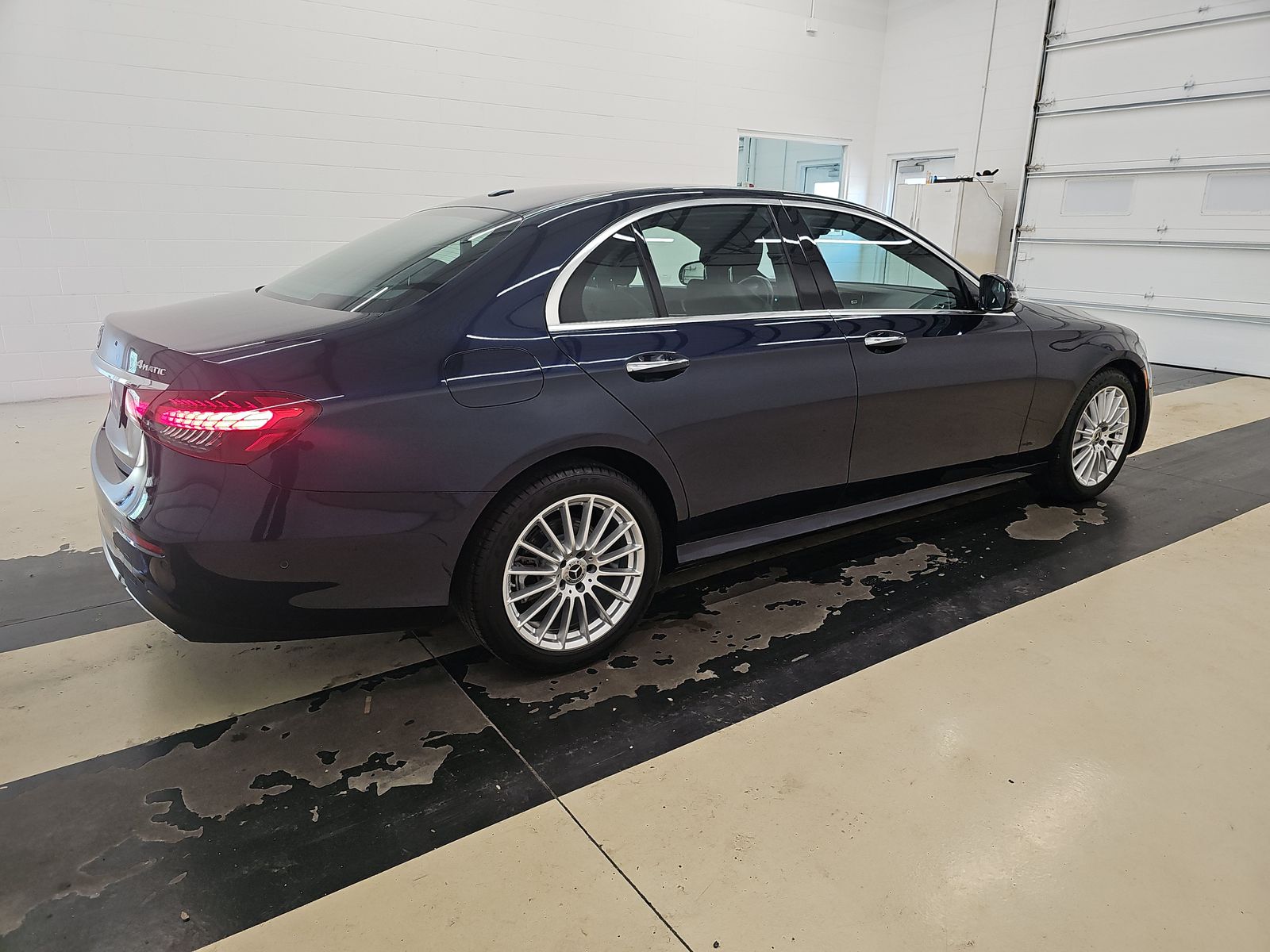 MERCEDES-BENZ E-CLASS - 5