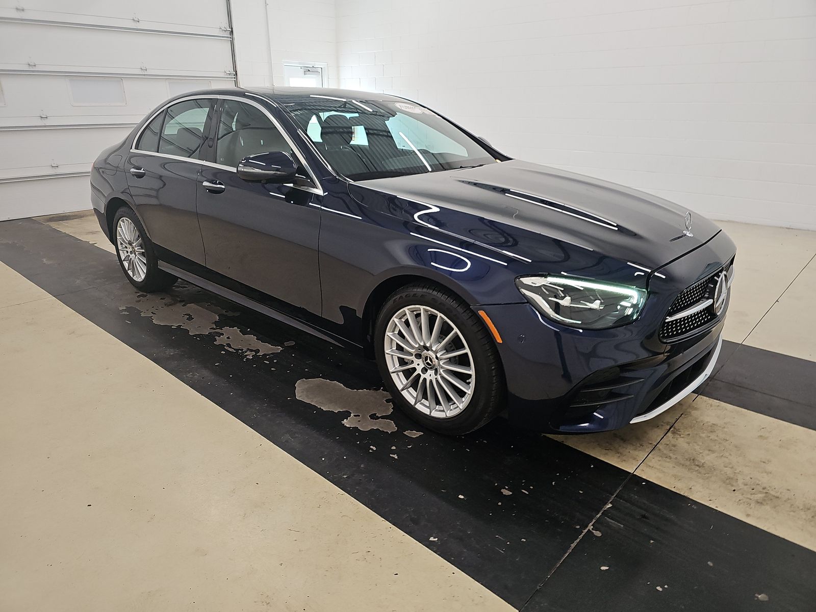 MERCEDES-BENZ E-CLASS - 4