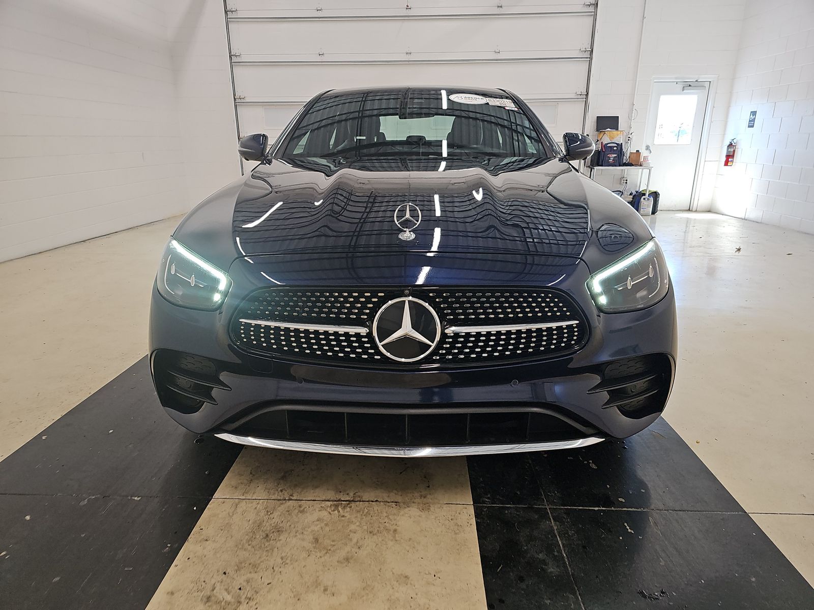 MERCEDES-BENZ E-CLASS - 3