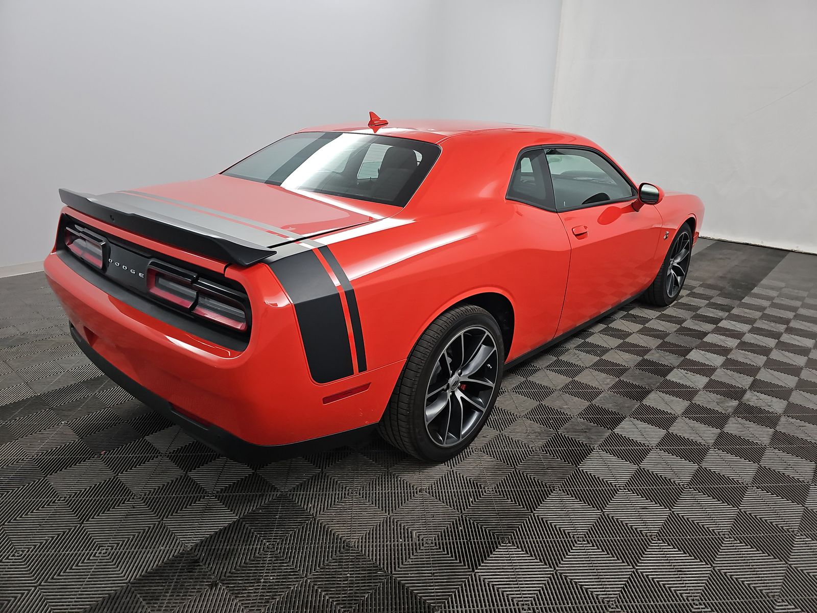 DODGE CHALLENGER - 5