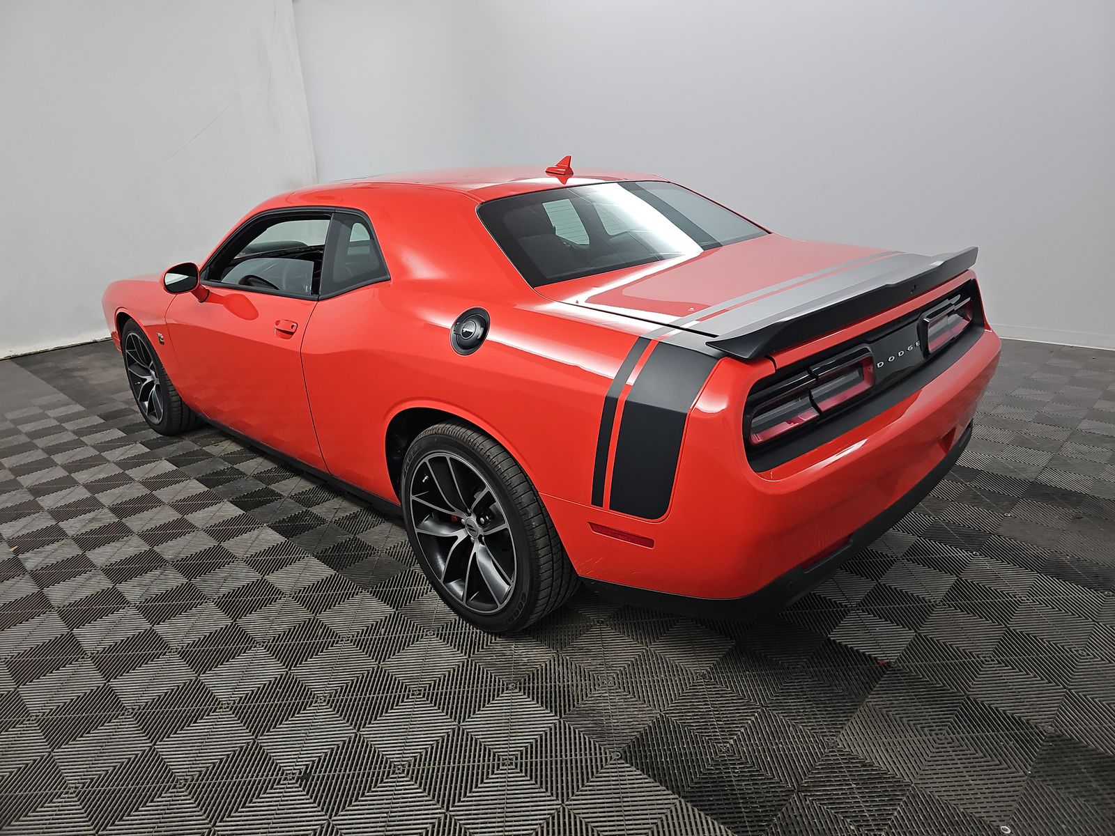 DODGE CHALLENGER - 7