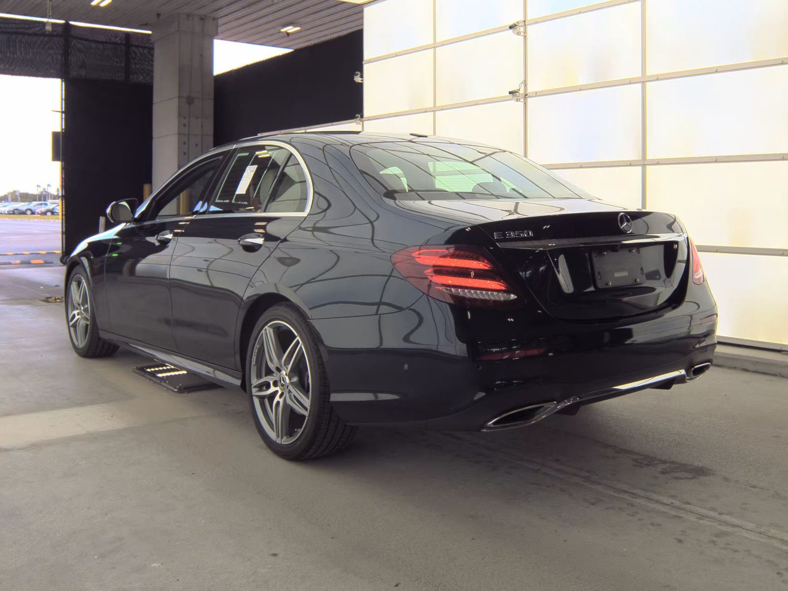 MERCEDES-BENZ E-CLASS - 9