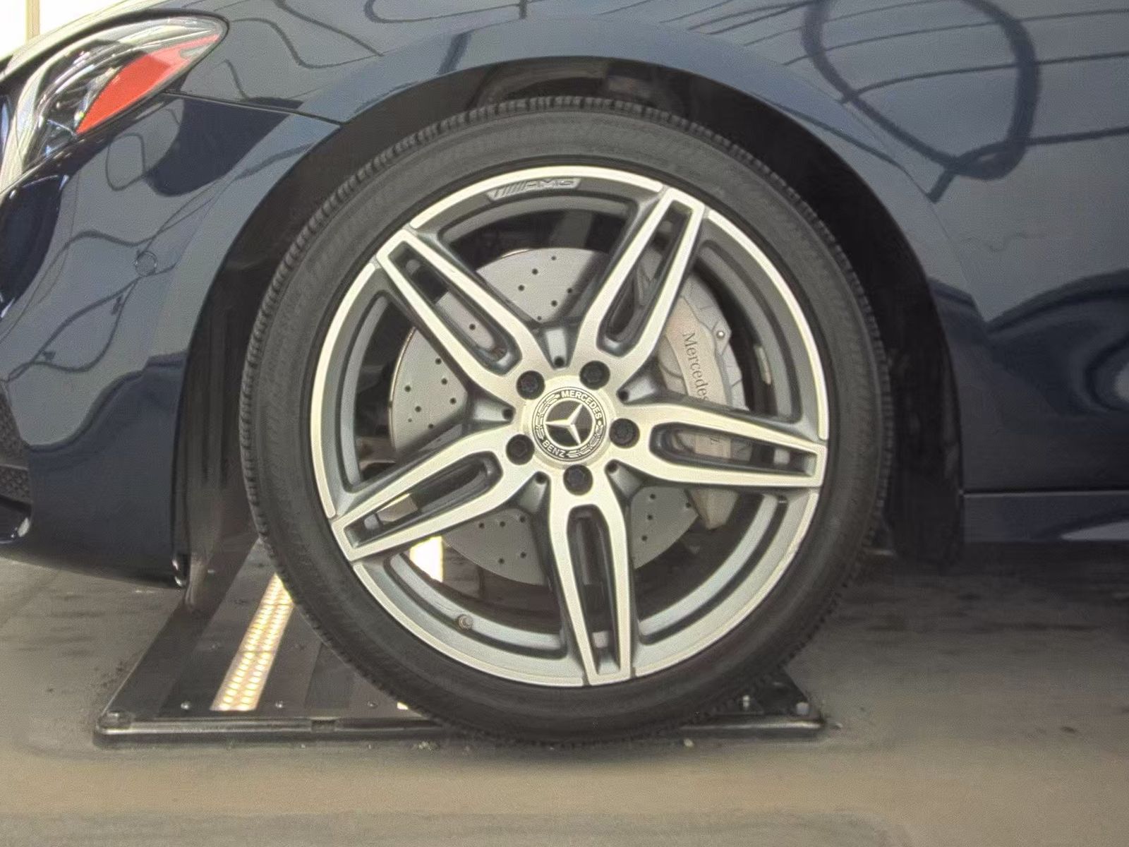 MERCEDES-BENZ E-CLASS - 10