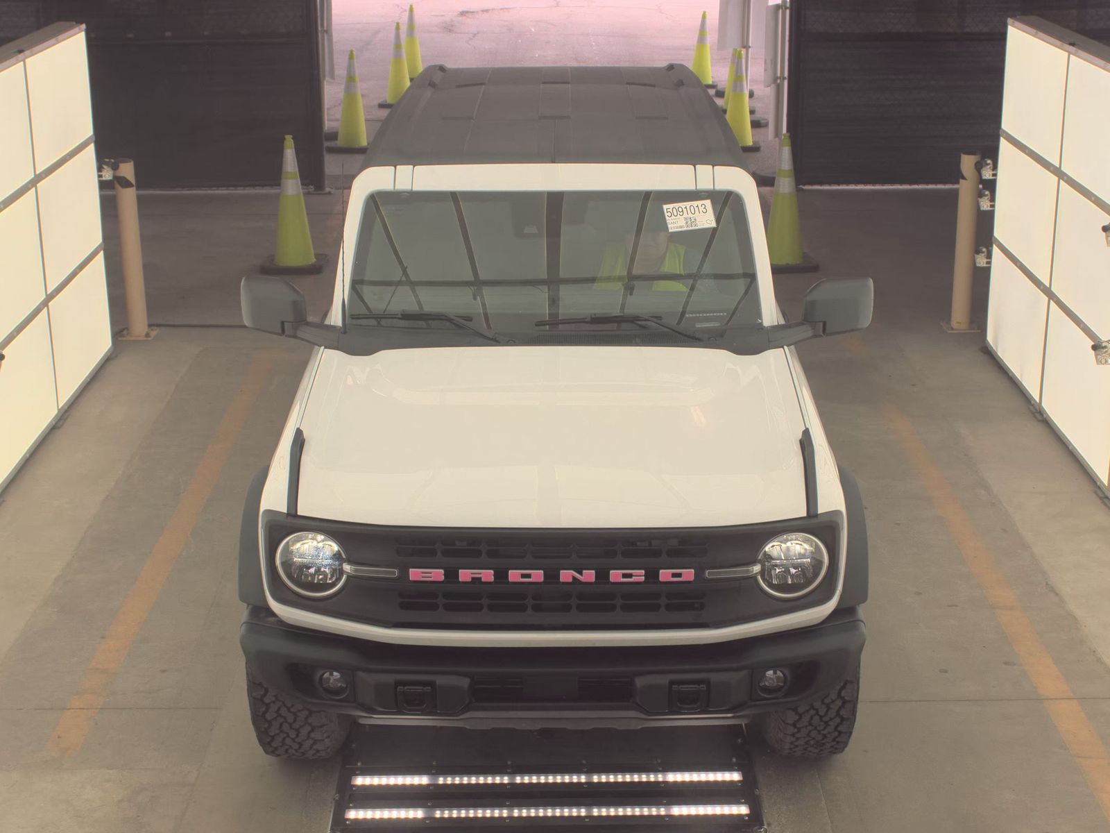 FORD BRONCO - 3