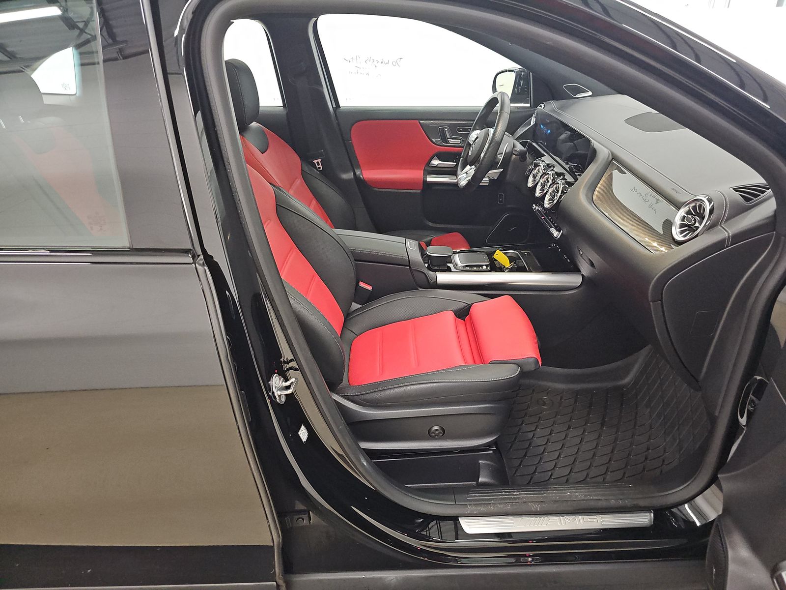 MERCEDES-BENZ GLA-CLASS AMG - 9