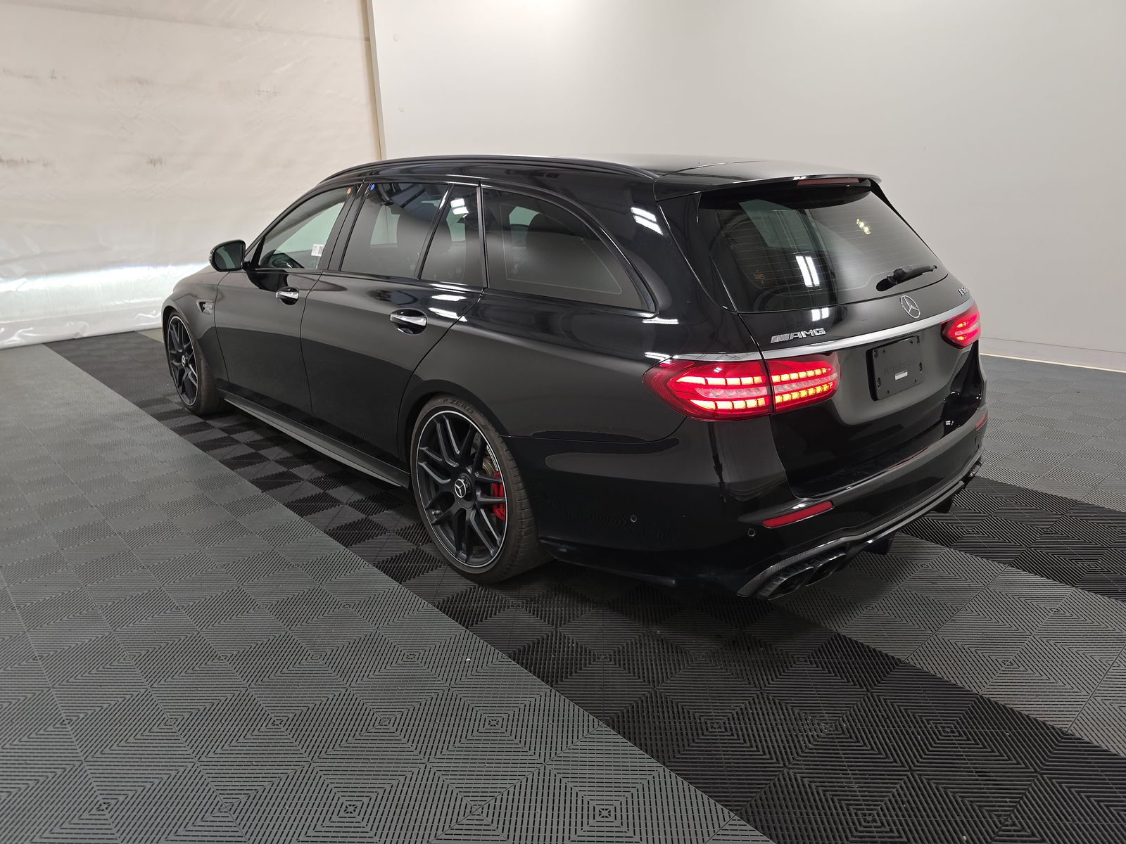 MERCEDES-BENZ E-CLASS - 7