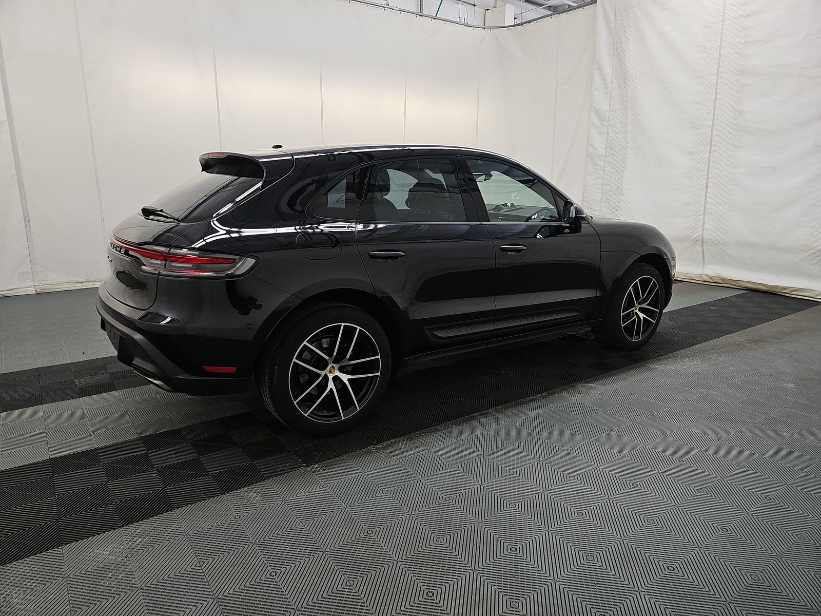 2022 Porsche Macan Base AWD