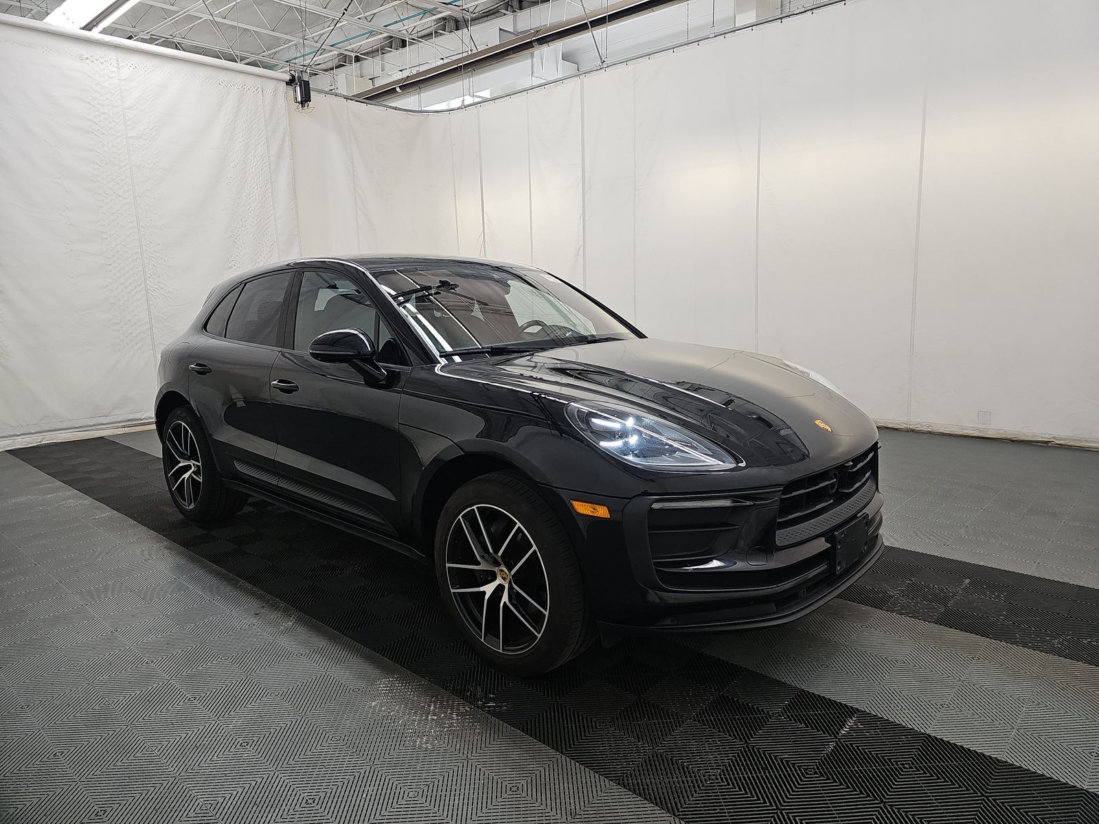 2022 Porsche Macan Base AWD