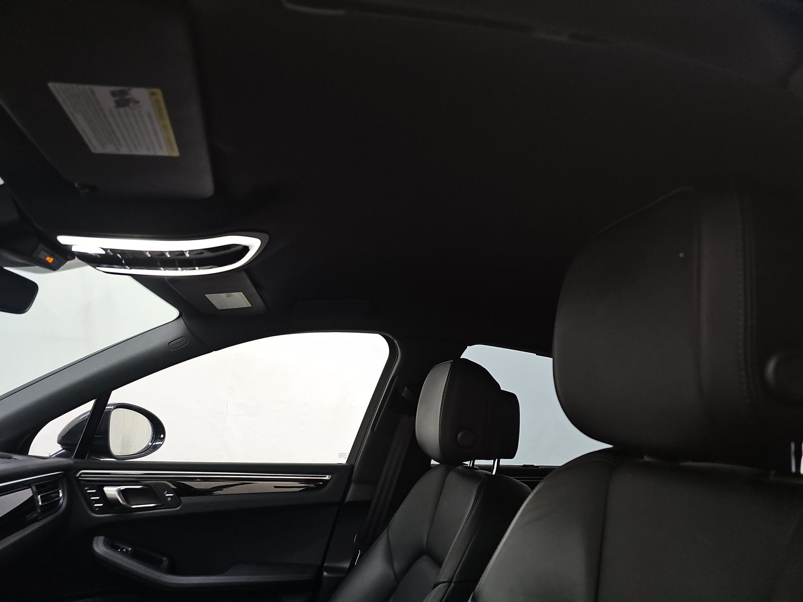 2022 Porsche Macan Base AWD