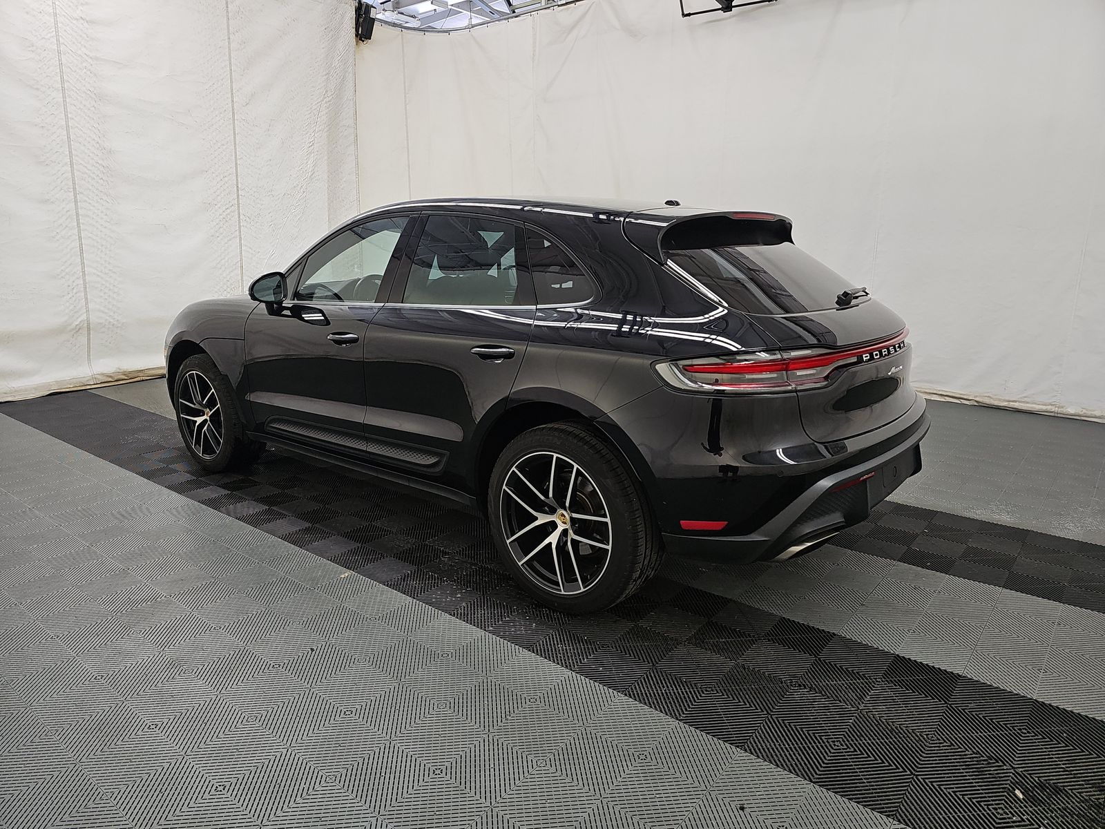 2022 Porsche Macan Base AWD