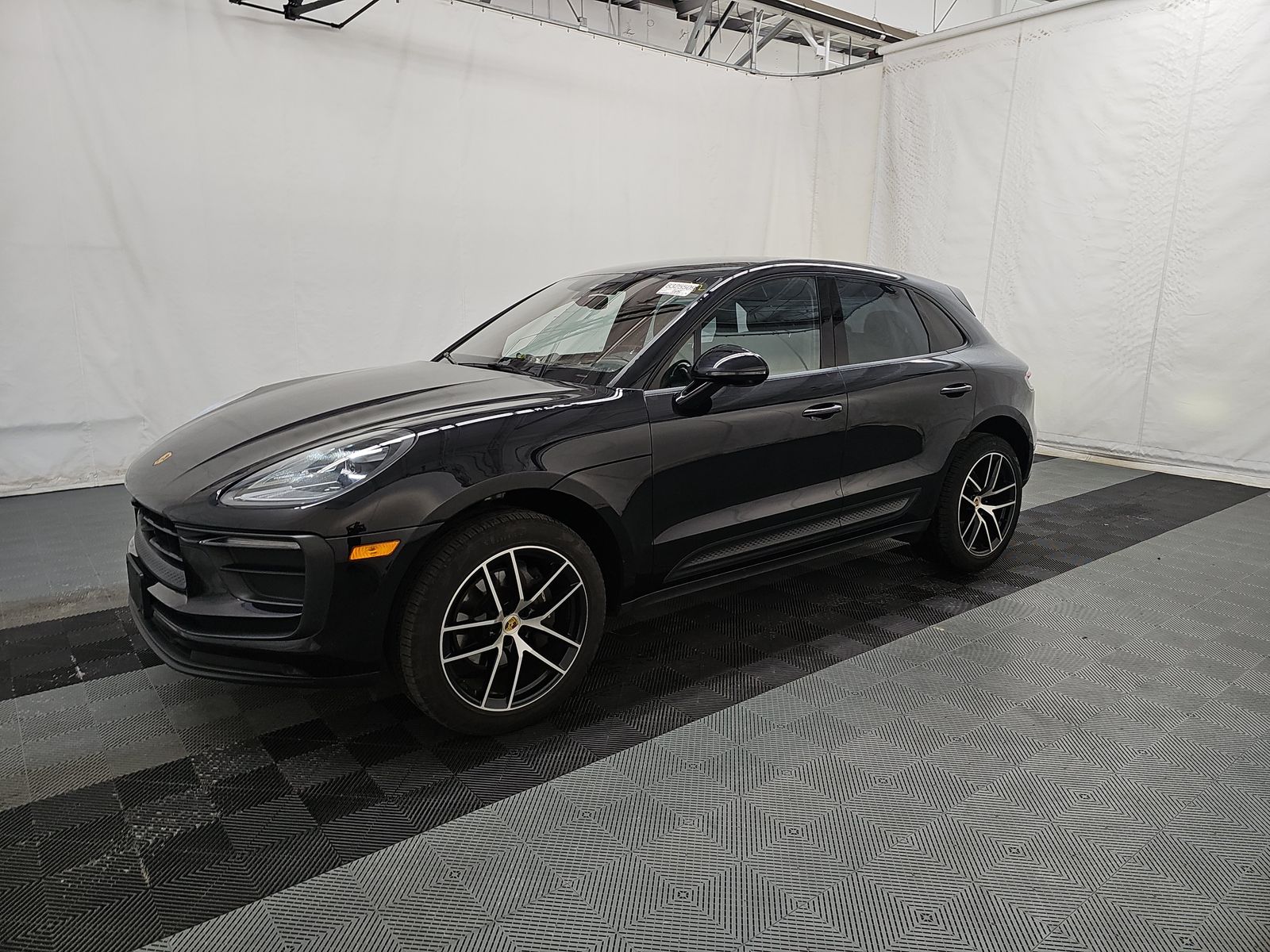 2022 Porsche Macan Base AWD