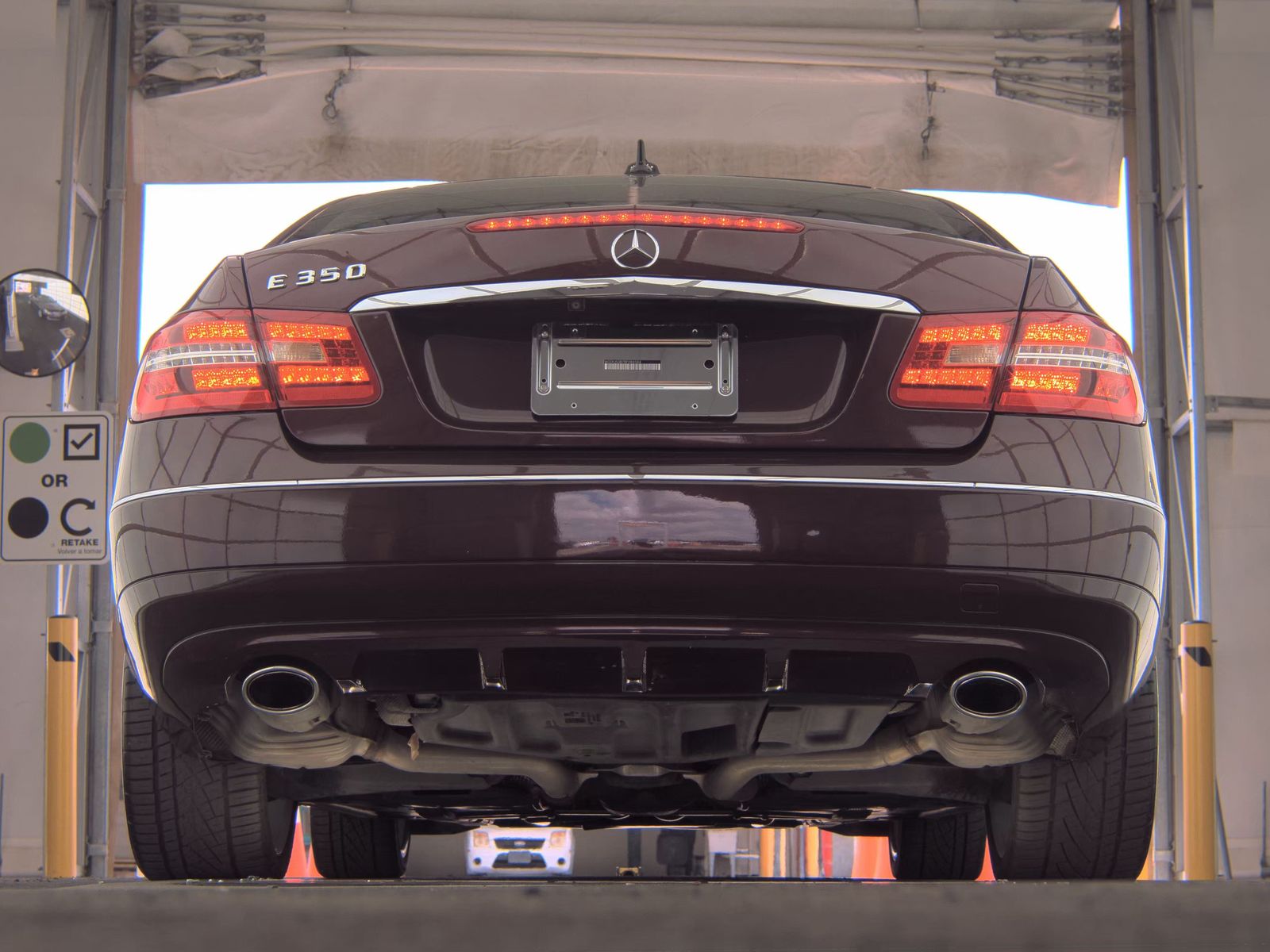 MERCEDES-BENZ E-CLASS - 8