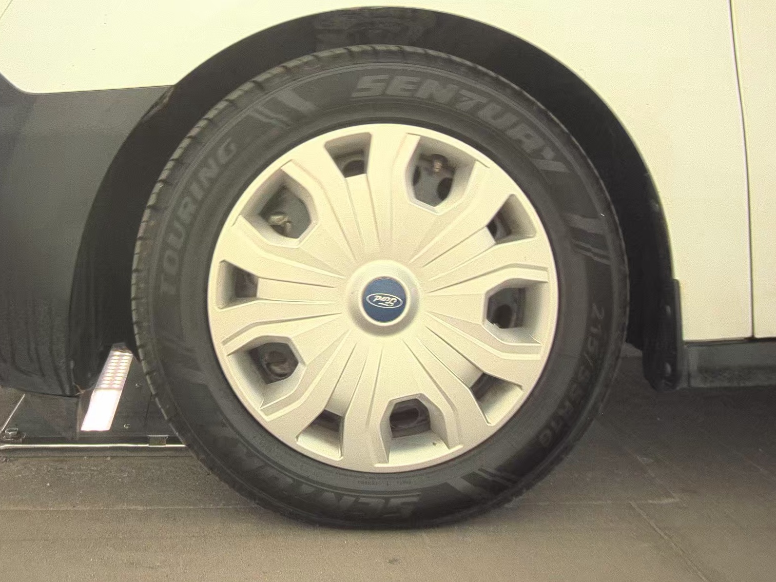 FORD TRANSIT CONNECT - 10