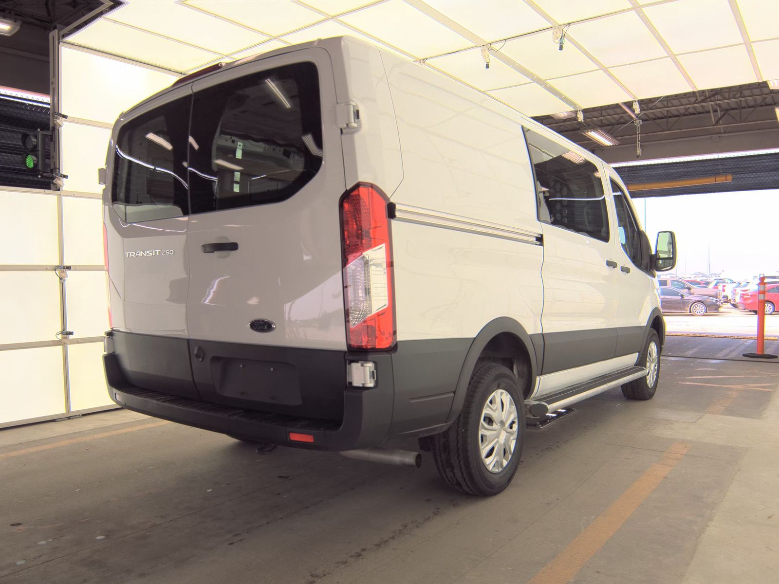 FORD TRANSIT 250 - 6