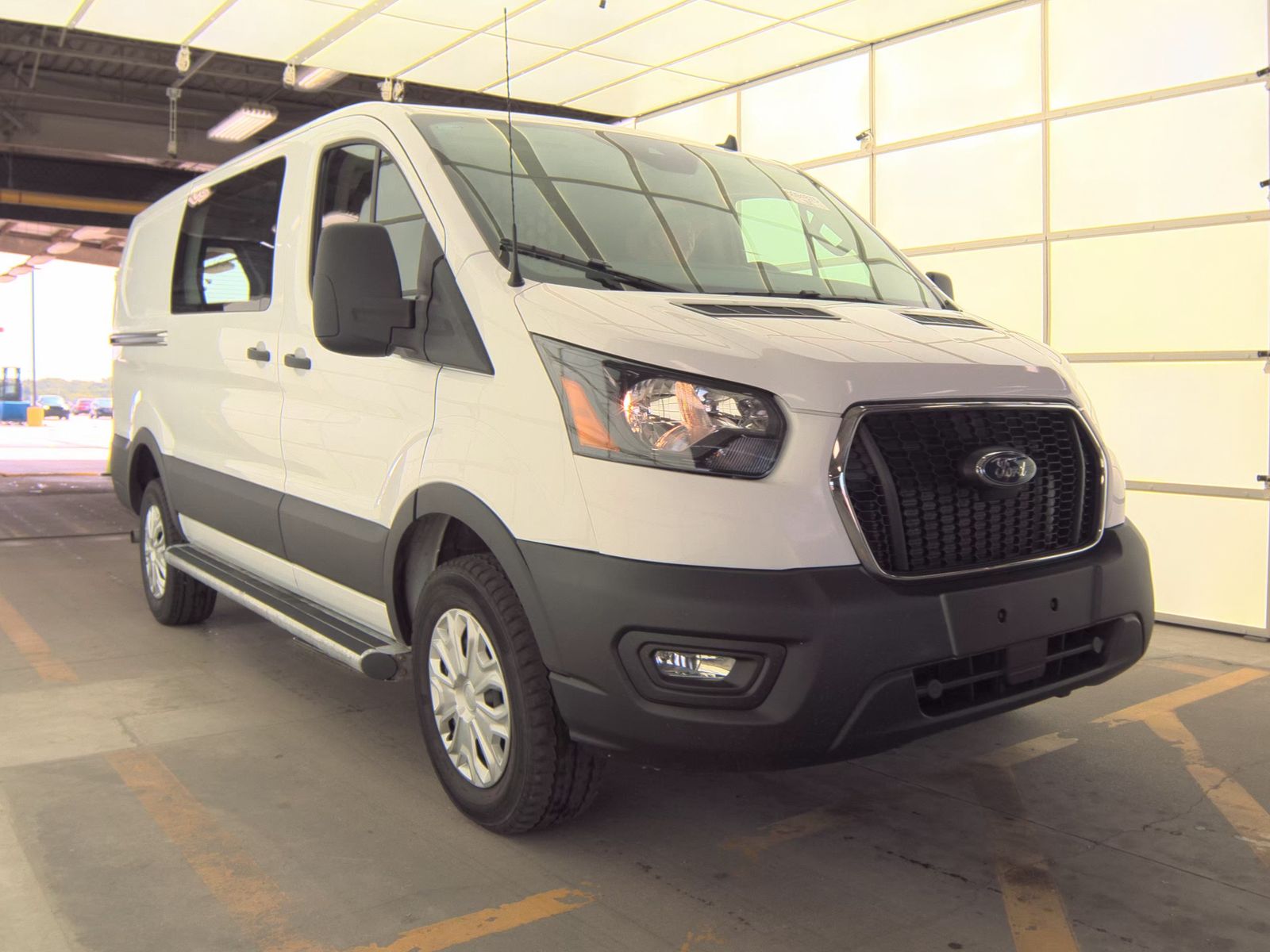 FORD TRANSIT 250 - 5