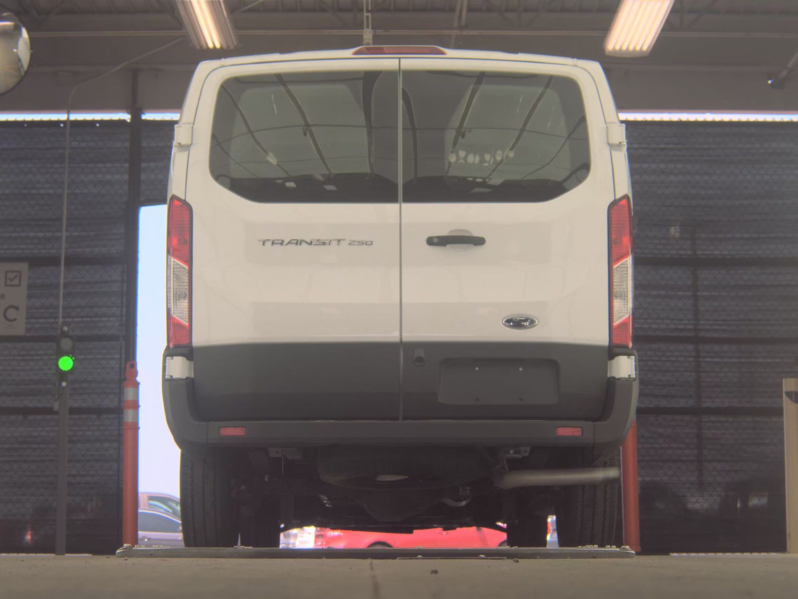 FORD TRANSIT 250 - 8