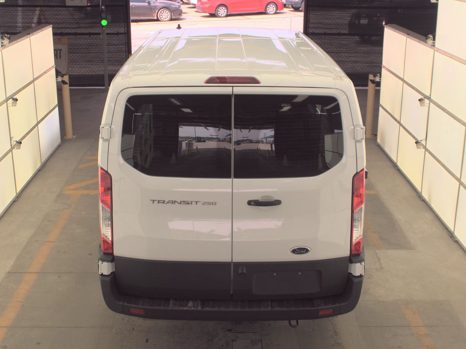 FORD TRANSIT 250 - 7