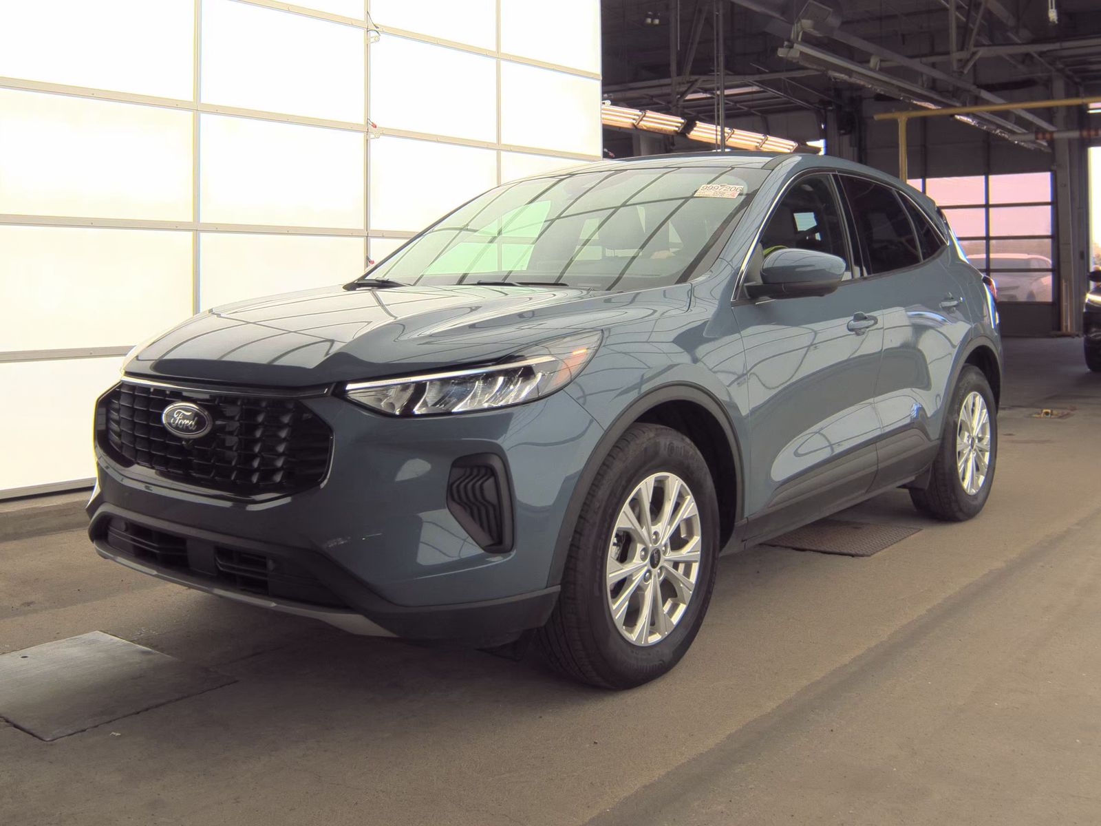 FORD ESCAPE - 1