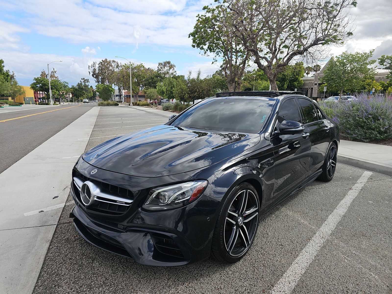 MERCEDES-BENZ E-CLASS - 1