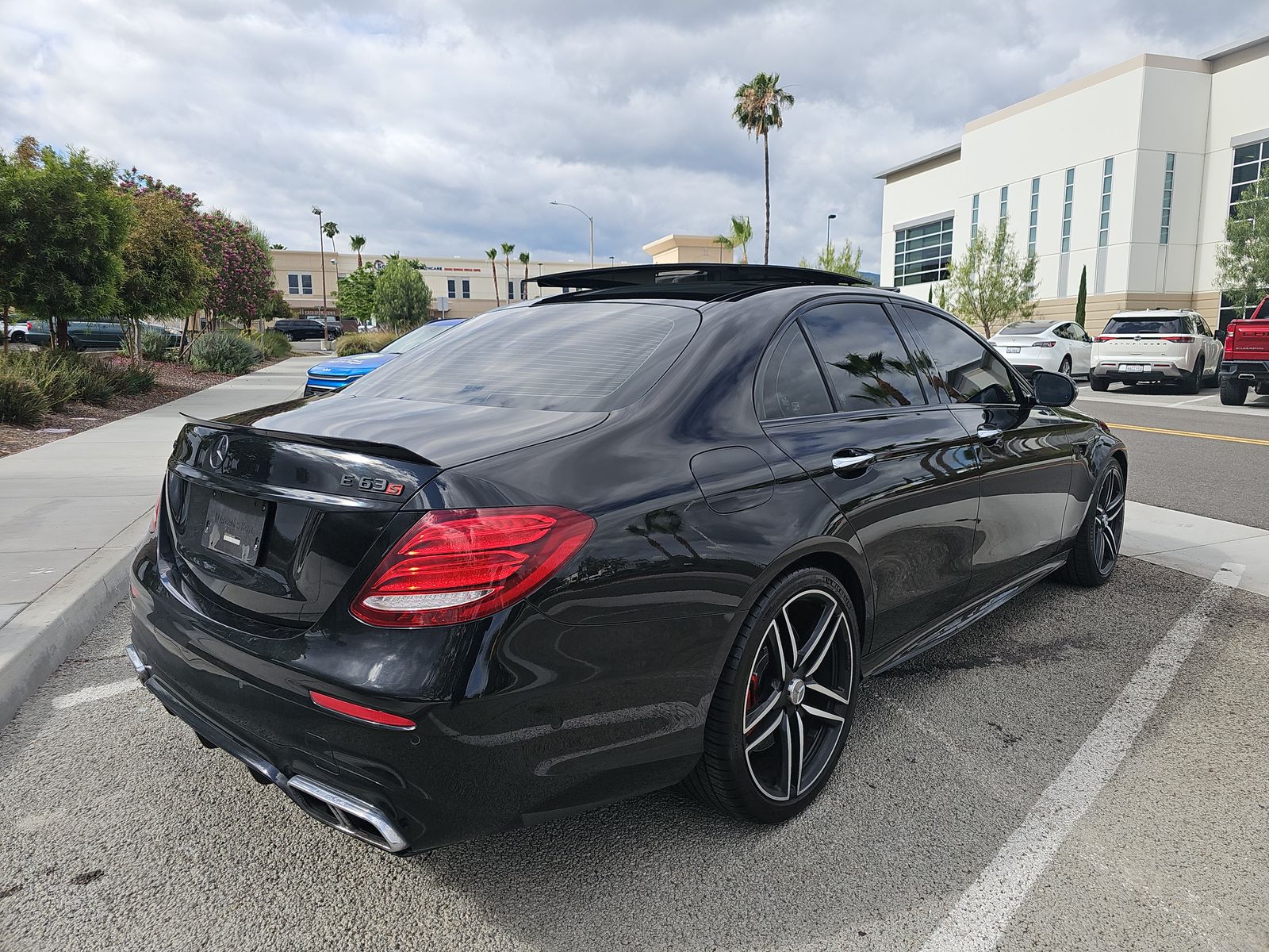 MERCEDES-BENZ E-CLASS - 5