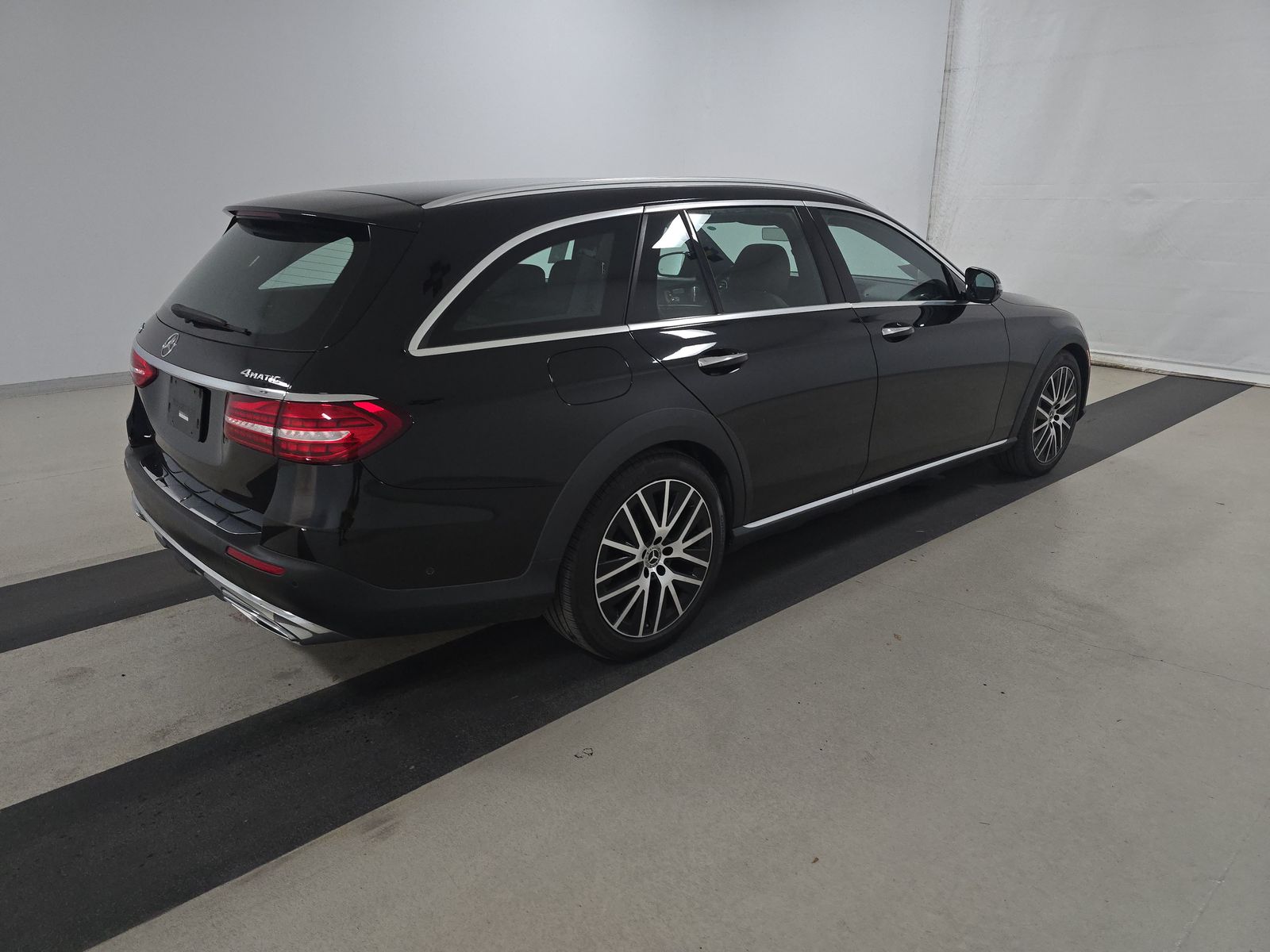 MERCEDES-BENZ E-CLASS - 5