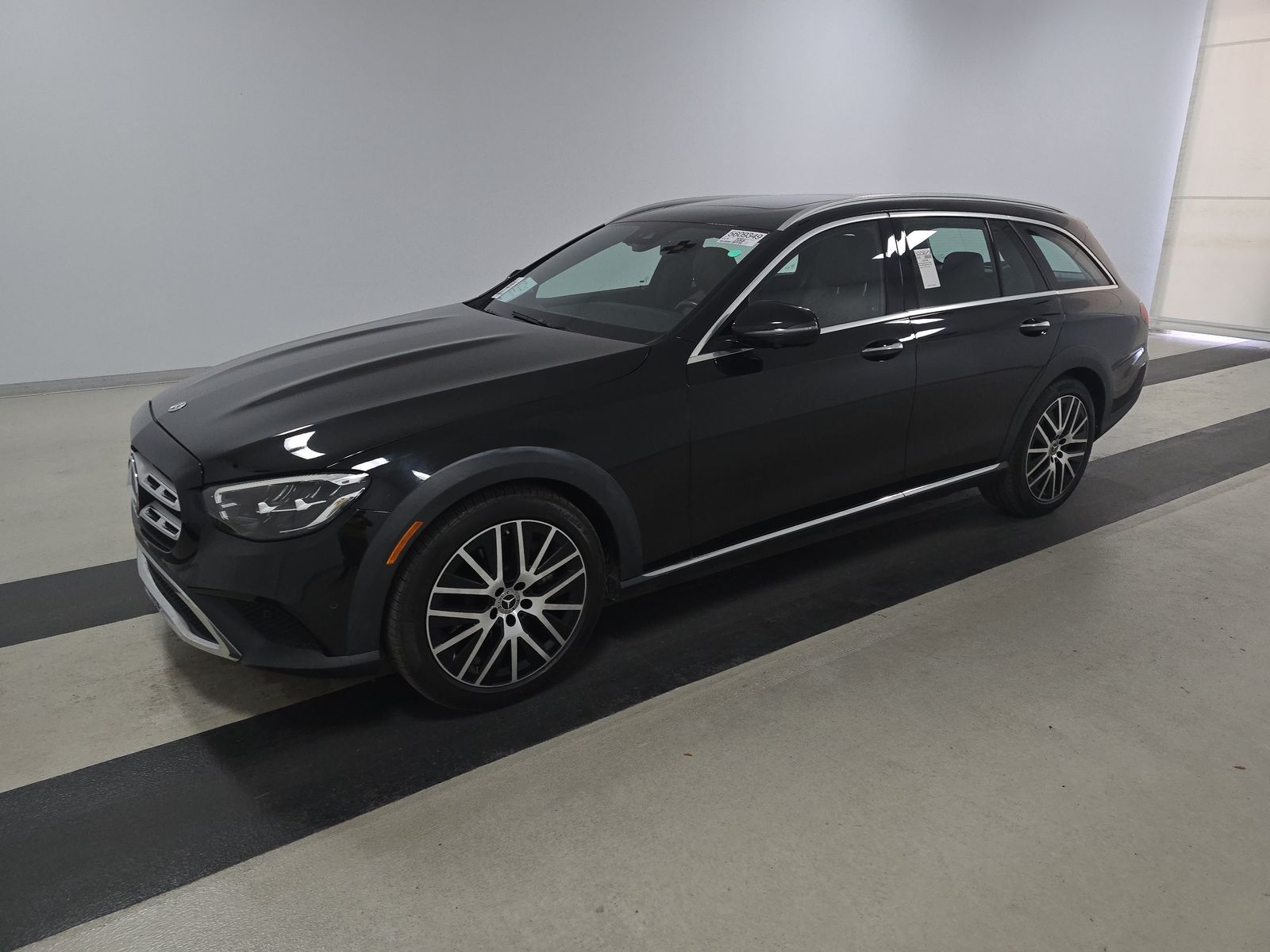 MERCEDES-BENZ E-CLASS - 1