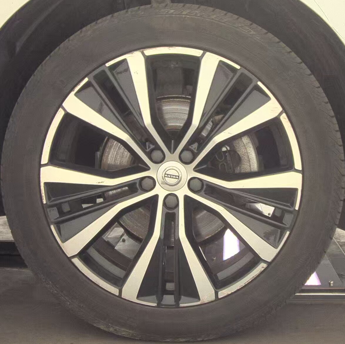 2023 Volvo XC60 B5 Plus AWD