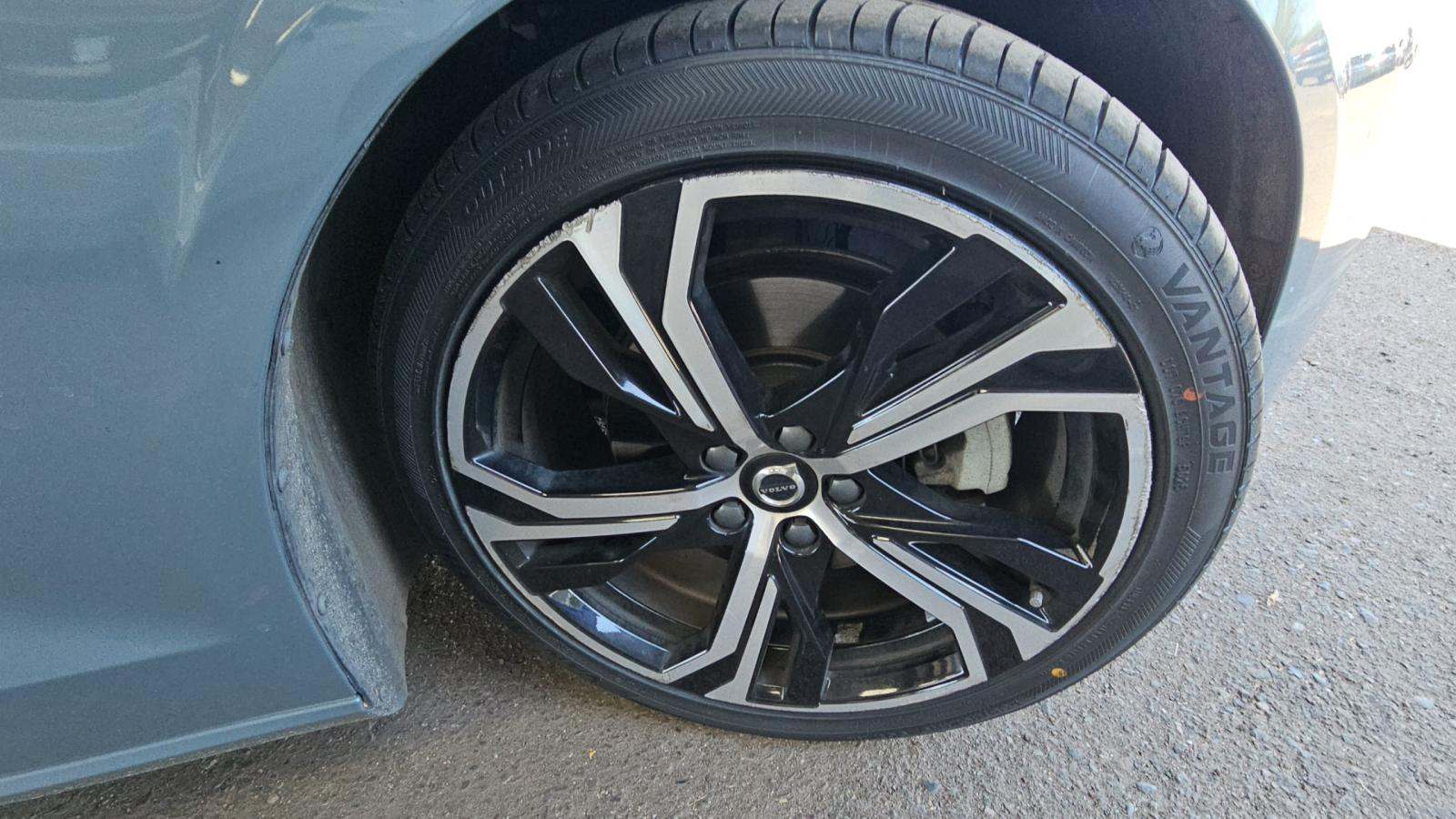 2024 Volvo S60 B5 Core AWD