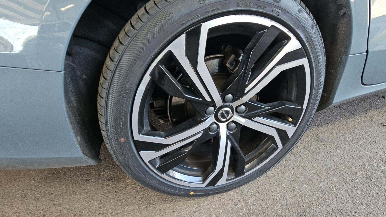 2024 Volvo S60 B5 Core AWD