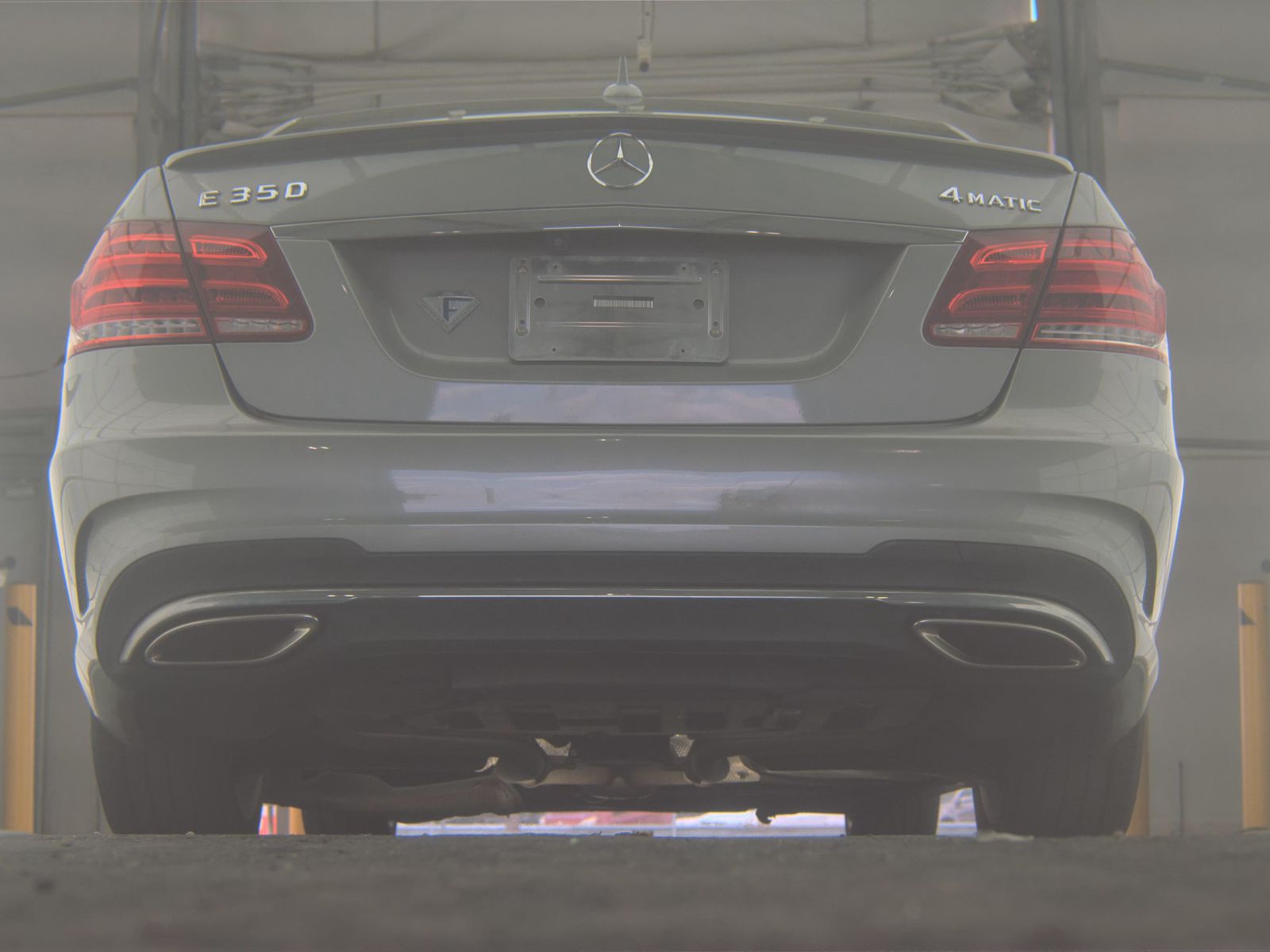 MERCEDES-BENZ E-CLASS - 8