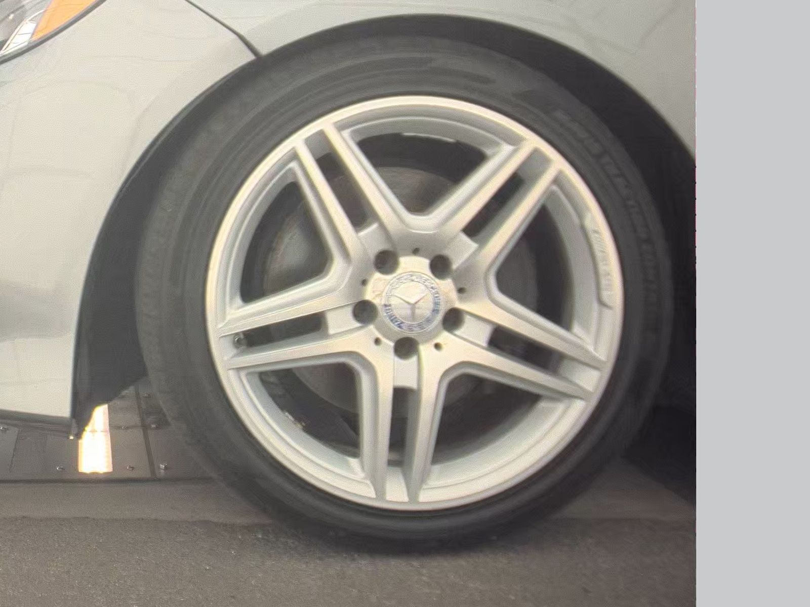 MERCEDES-BENZ E-CLASS - 10