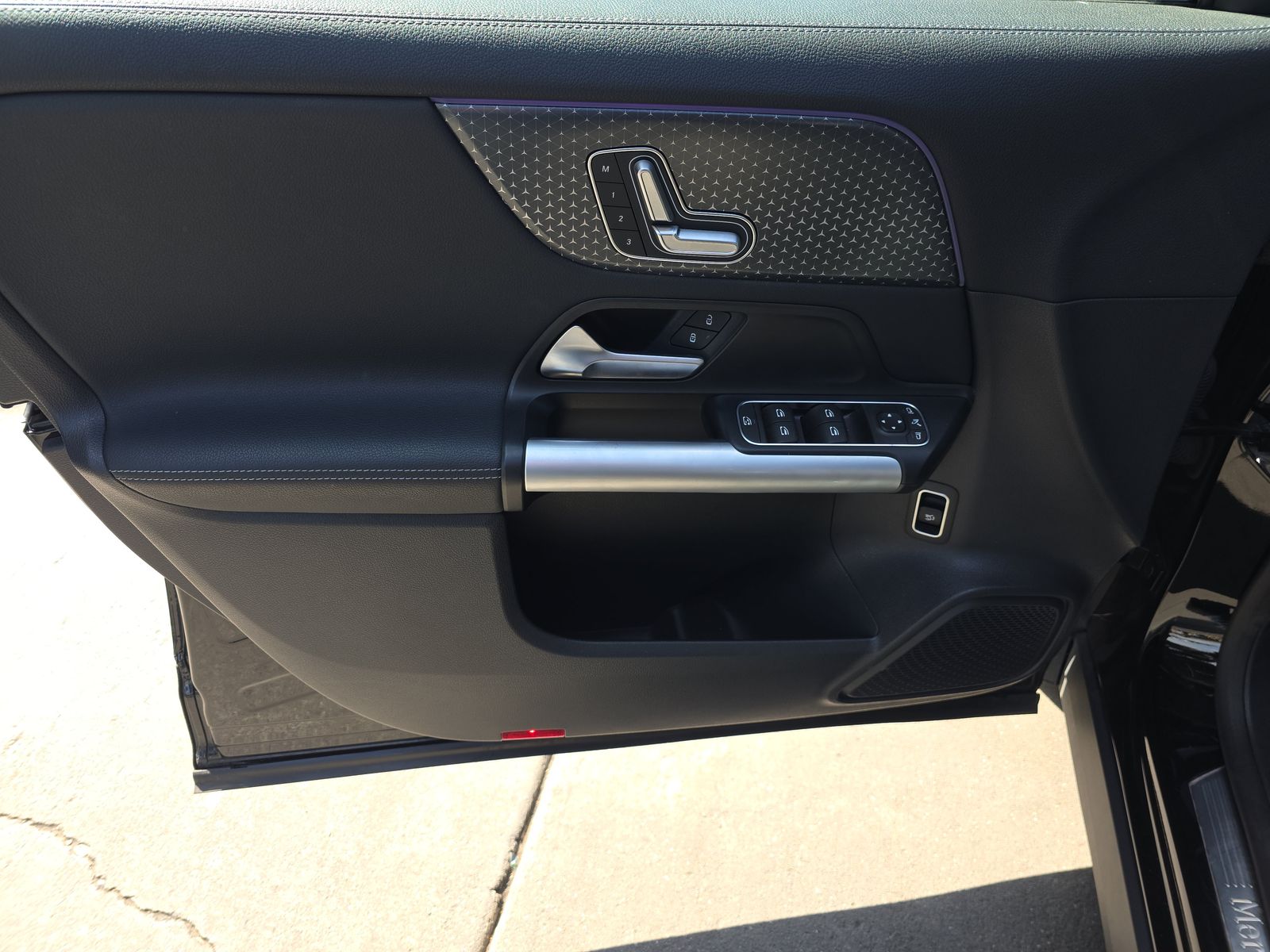 MERCEDES-BENZ GLA-CLASS - 10