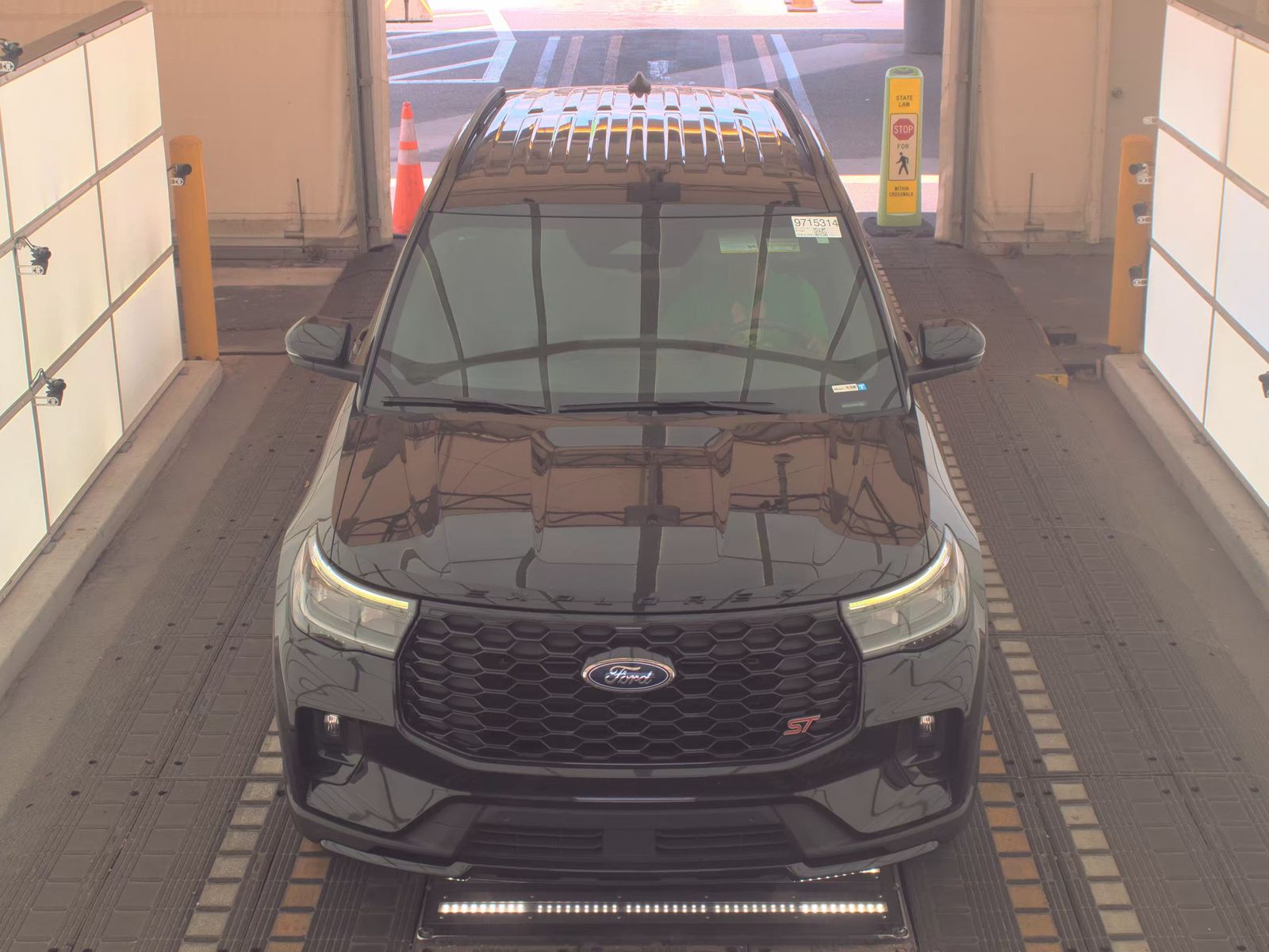 FORD EXPLORER - 3