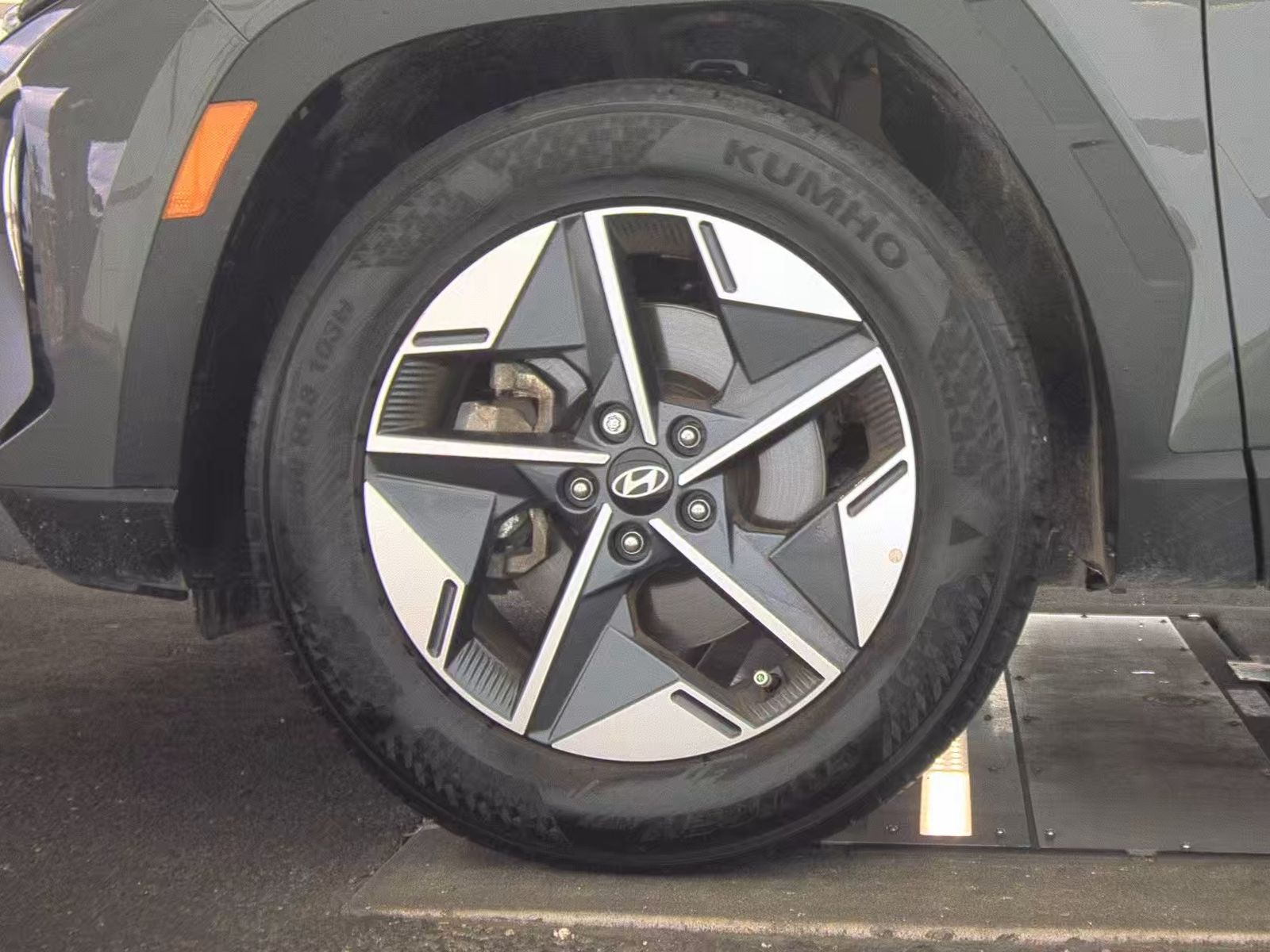 HYUNDAI TUCSON - 10