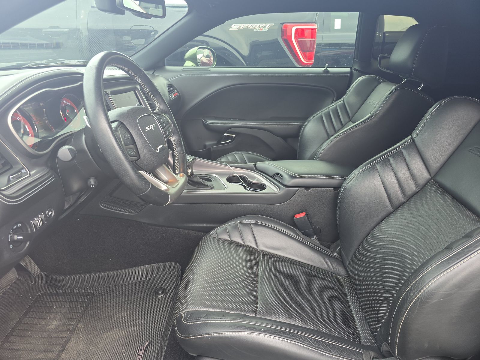 DODGE CHALLENGER - 6