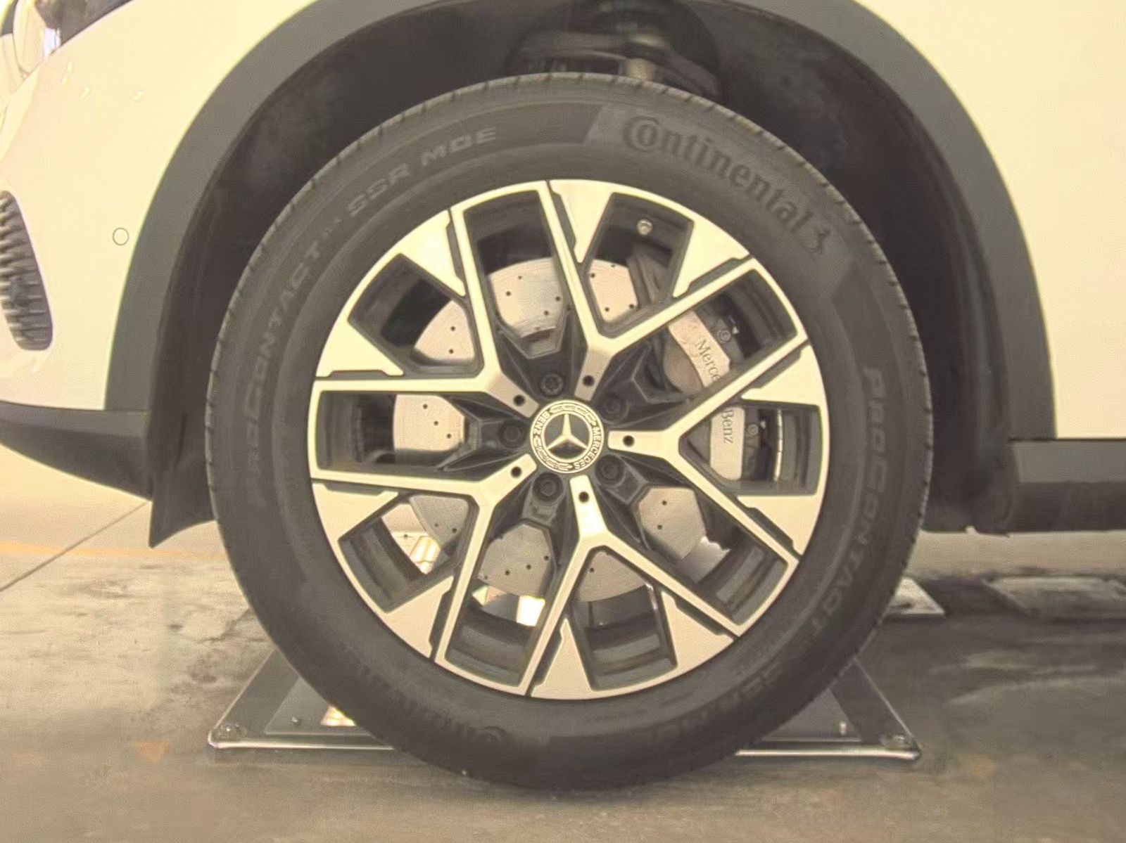 MERCEDES-BENZ GLC - 10