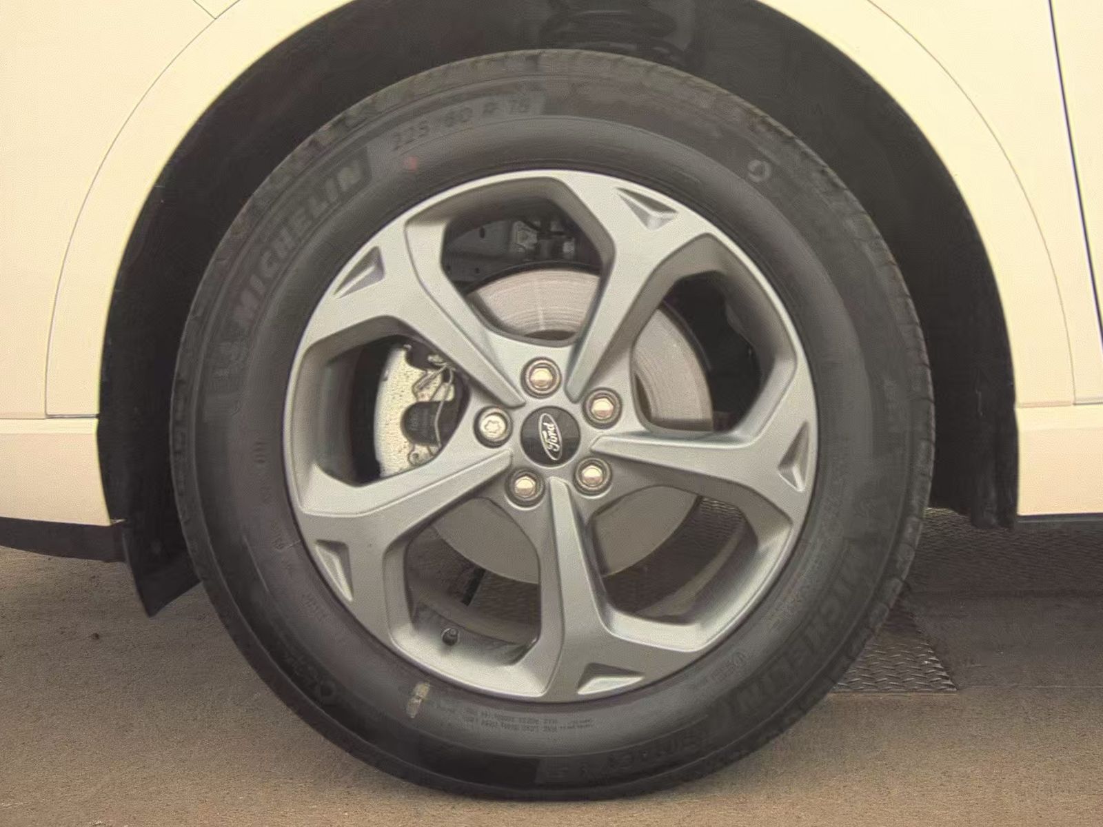 FORD ESCAPE - 10