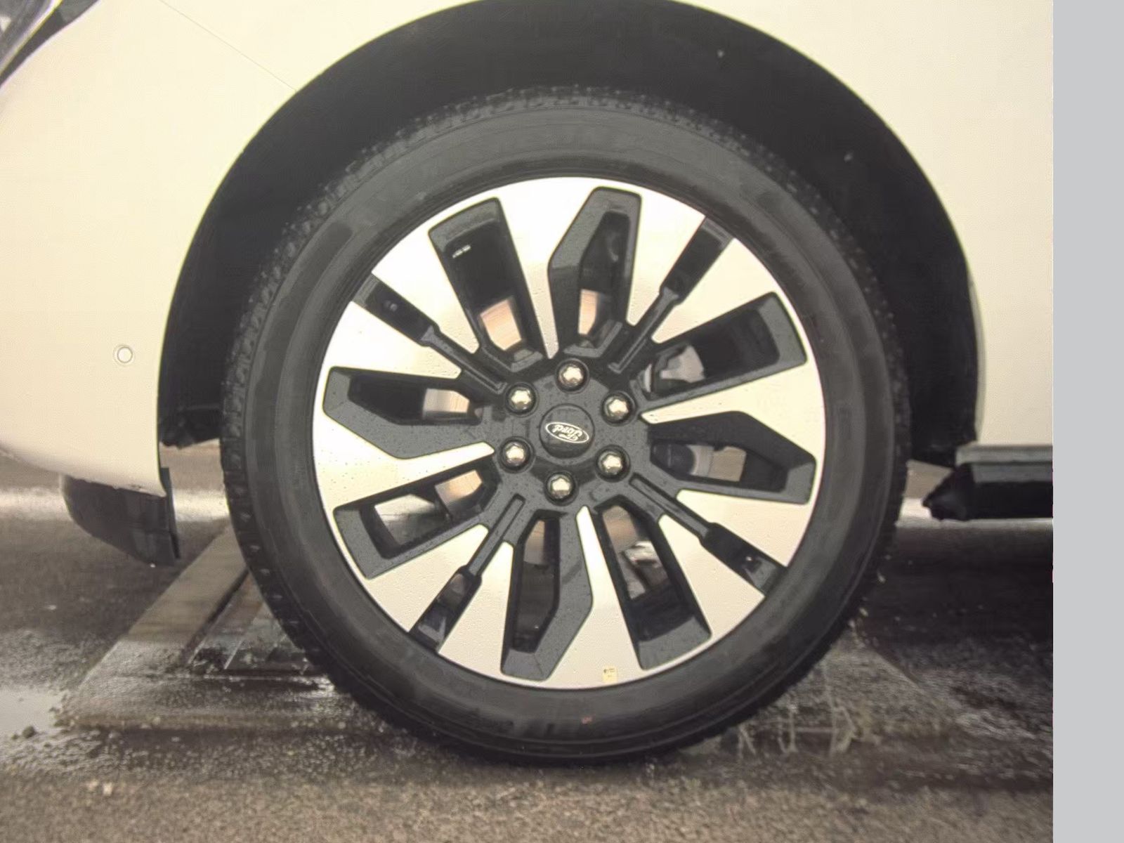 FORD EXPEDITION - 10