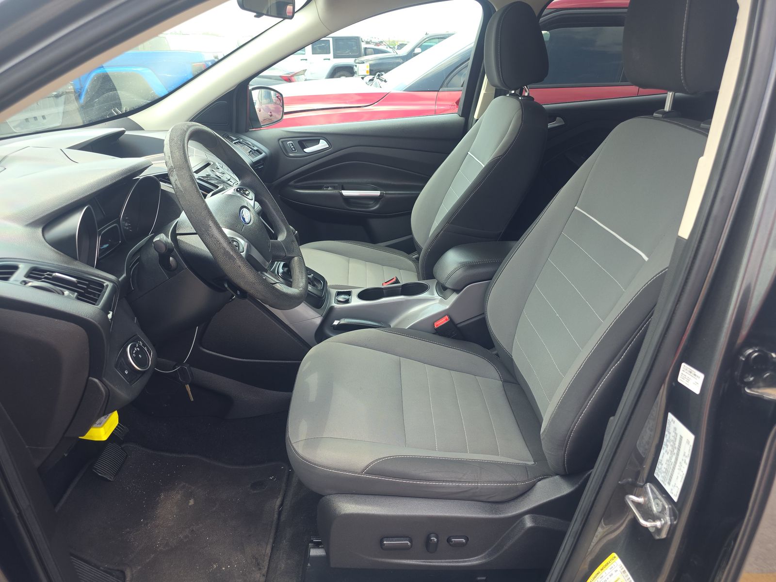 FORD ESCAPE - 8