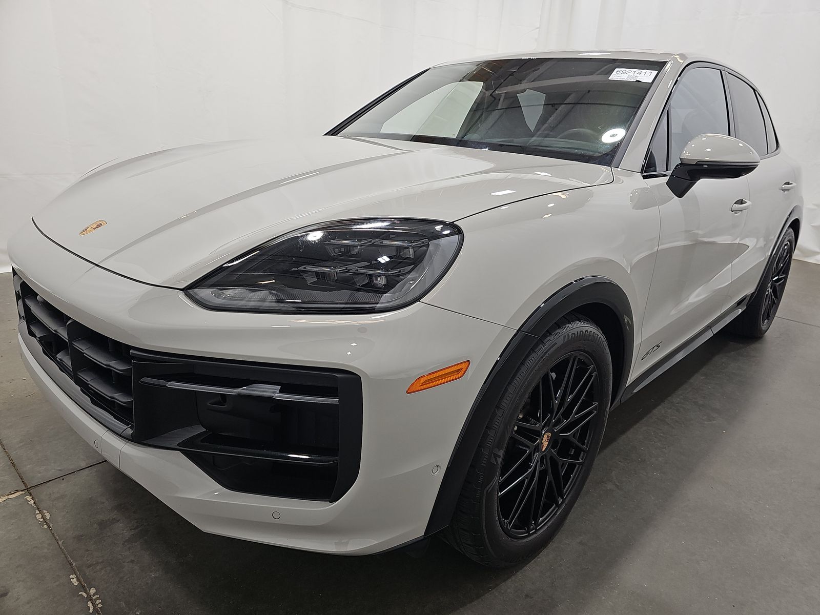 PORSCHE CAYENNE - 1