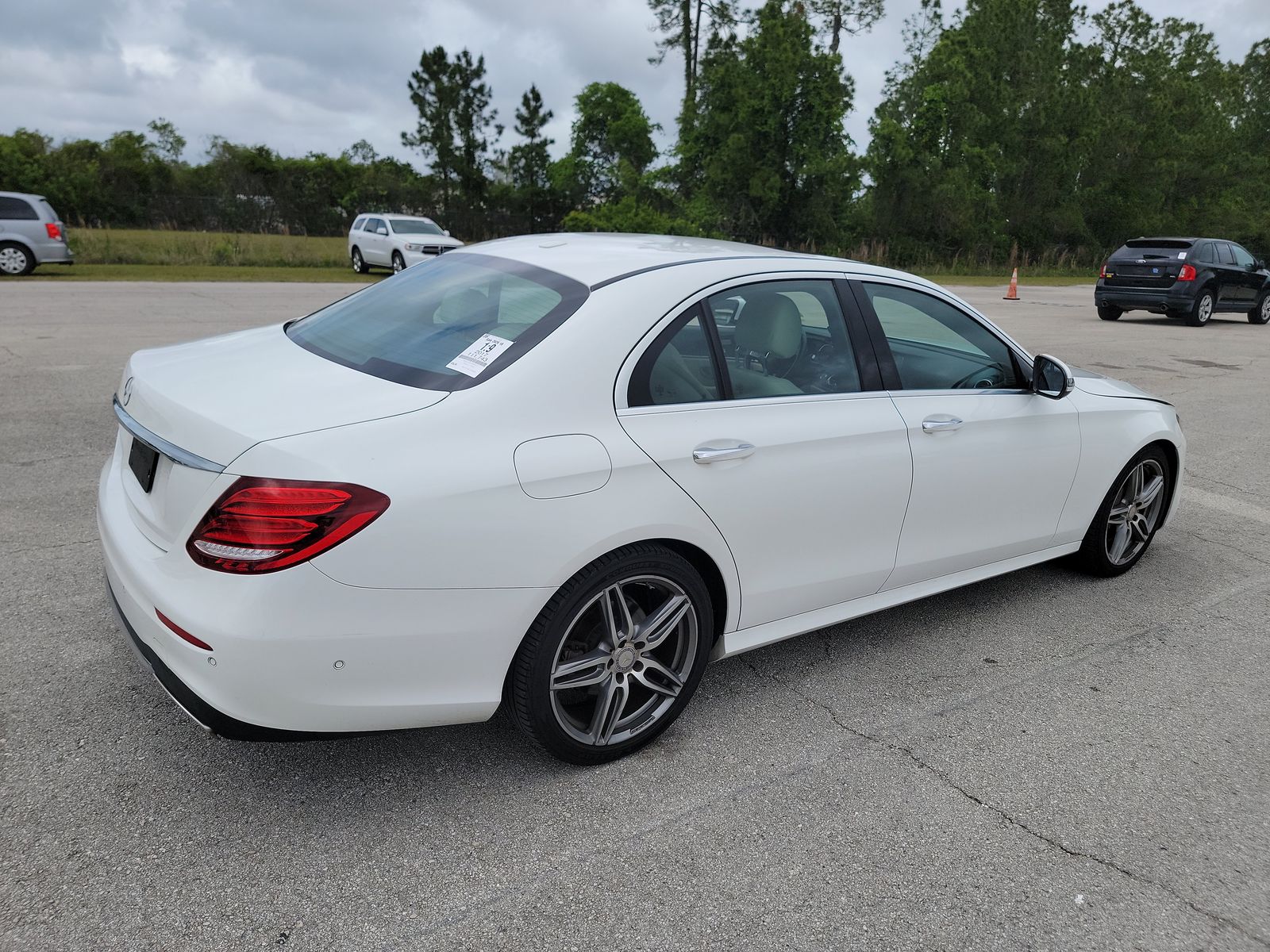 MERCEDES-BENZ E-CLASS - 5