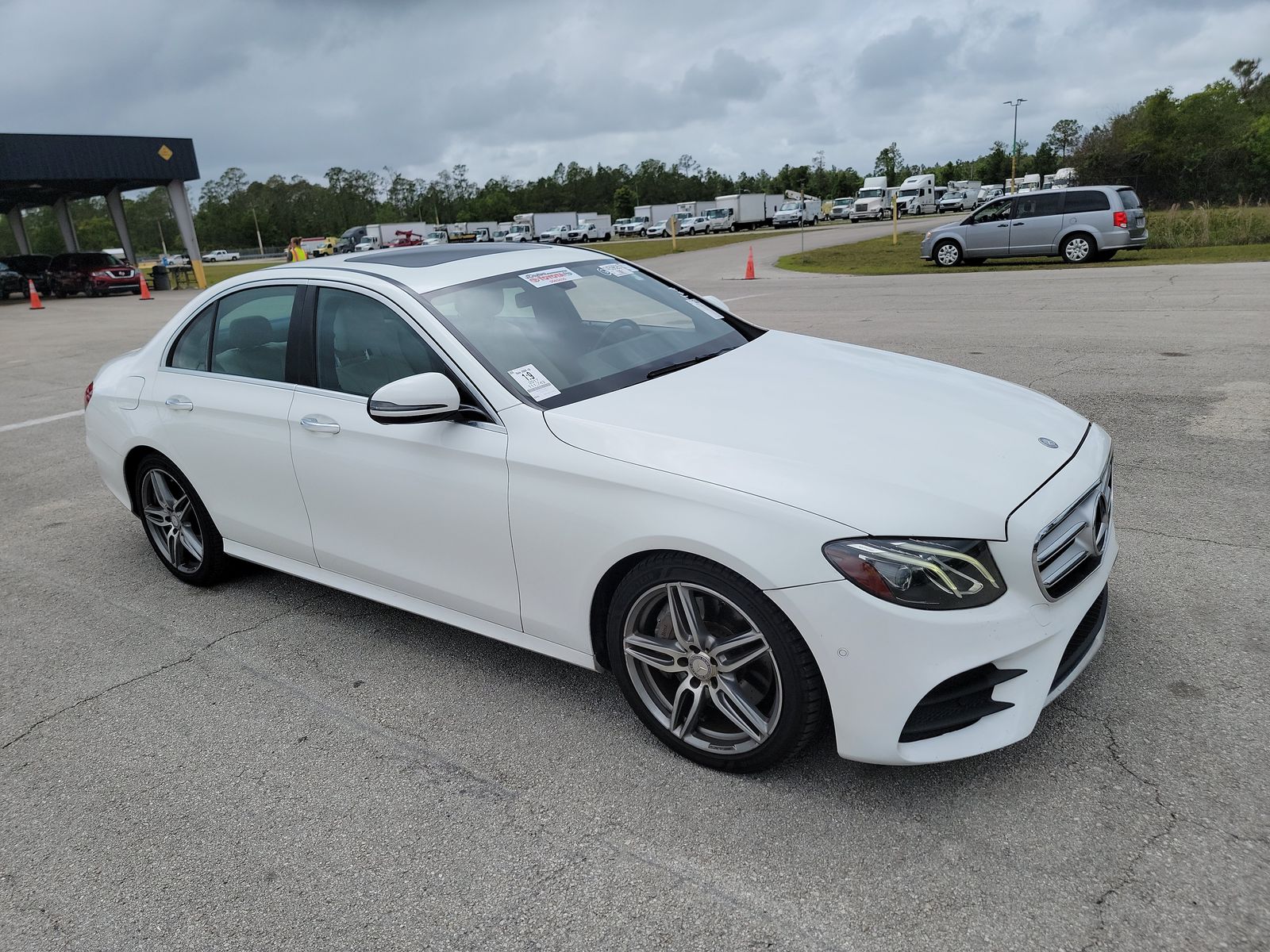 MERCEDES-BENZ E-CLASS - 4