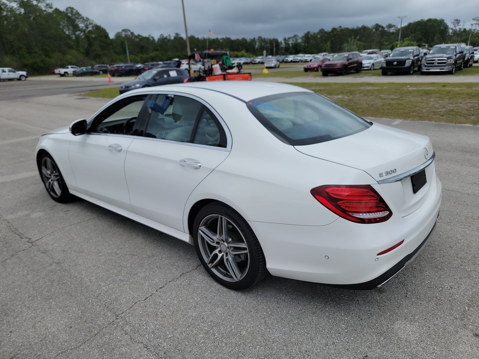 MERCEDES-BENZ E-CLASS - 7
